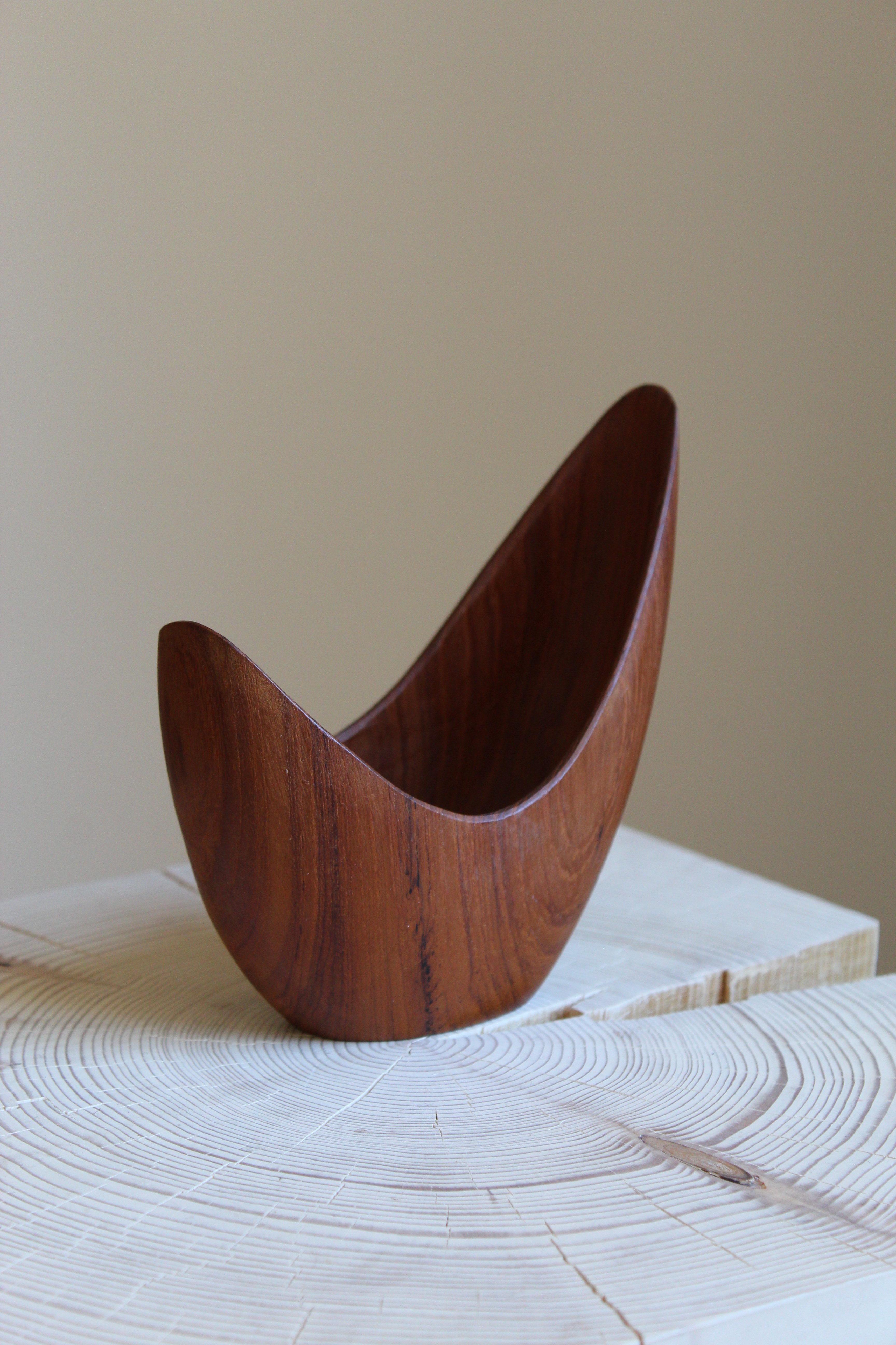 A small bowl or sculpture by Stig Sandberg. Handmade in his studio. Features carved signature and original label.

Not exportable to the US.

Other designers of the period include Finn Juhl, Hans Wegner, Kaare Klint, and Alvar Aalto.