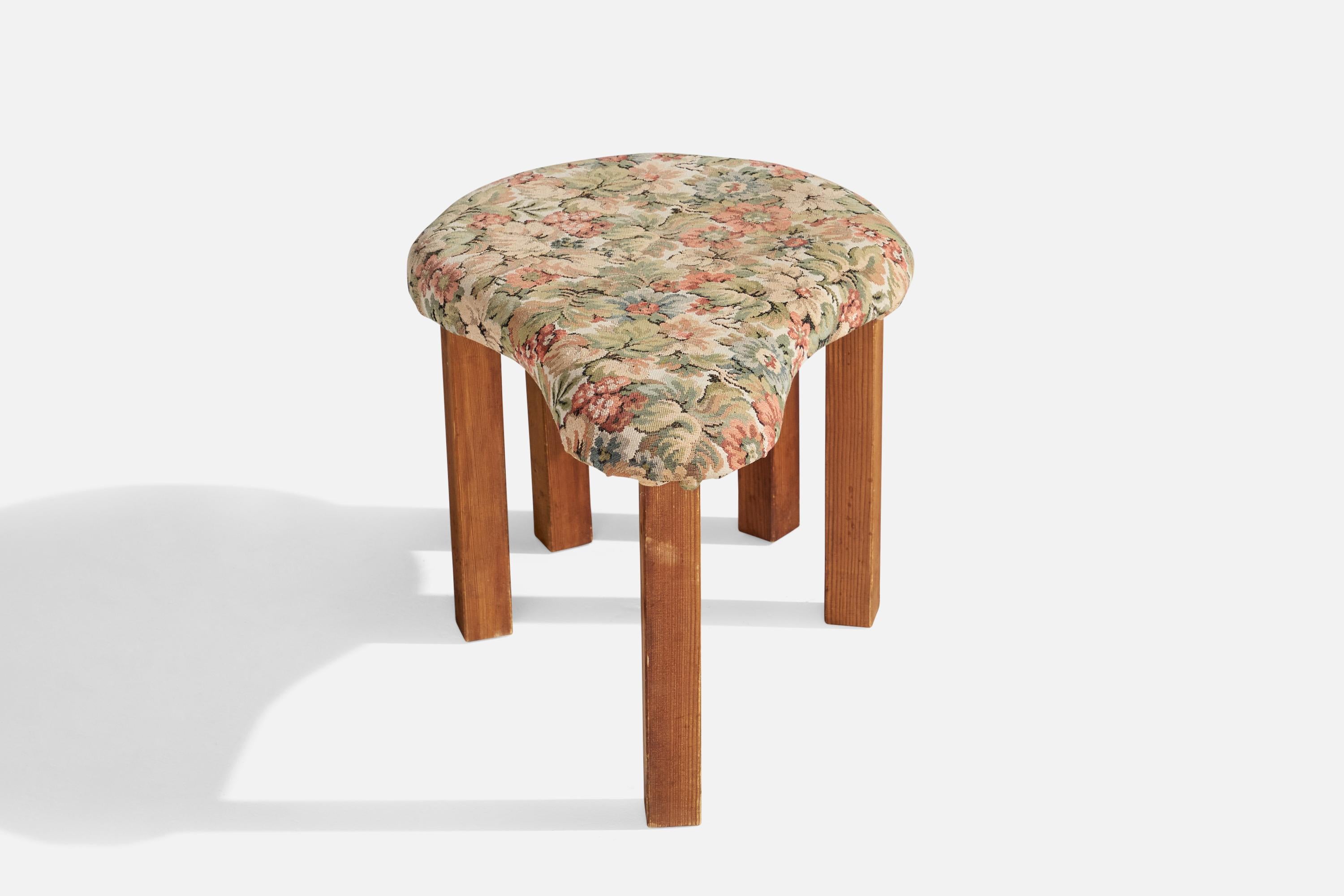 Stig Wärnell, Stool, Pine, Fabric, Sweden, 1970s In Good Condition For Sale In High Point, NC