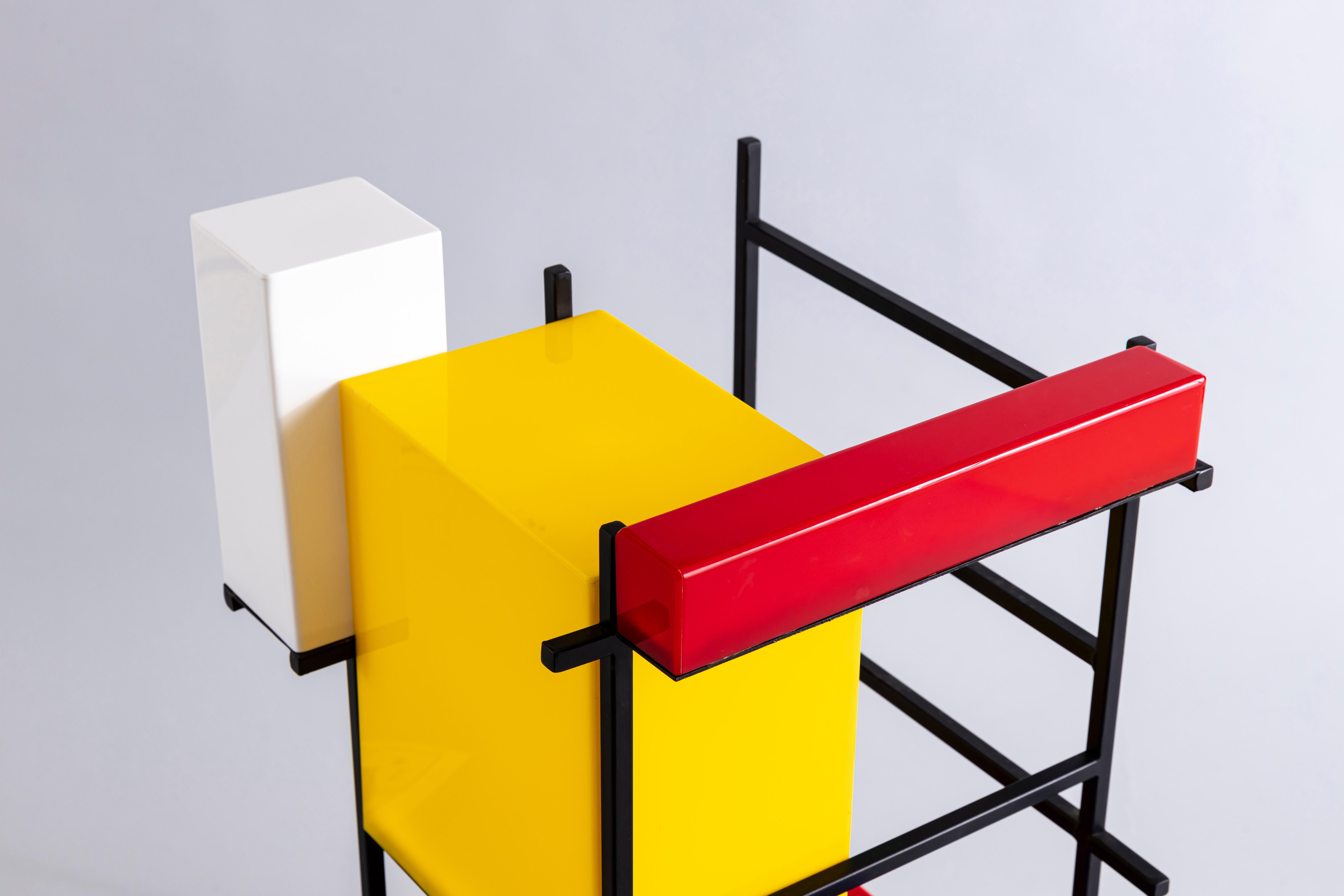 Stijl floor is a 3D visualized contribution to De Stijl, a 1920’s revolutionary art movement that defined minimalism, abstract, and the power of simplicity. Stijl floor follows the art’s principle of straight horizontal and vertical lines and