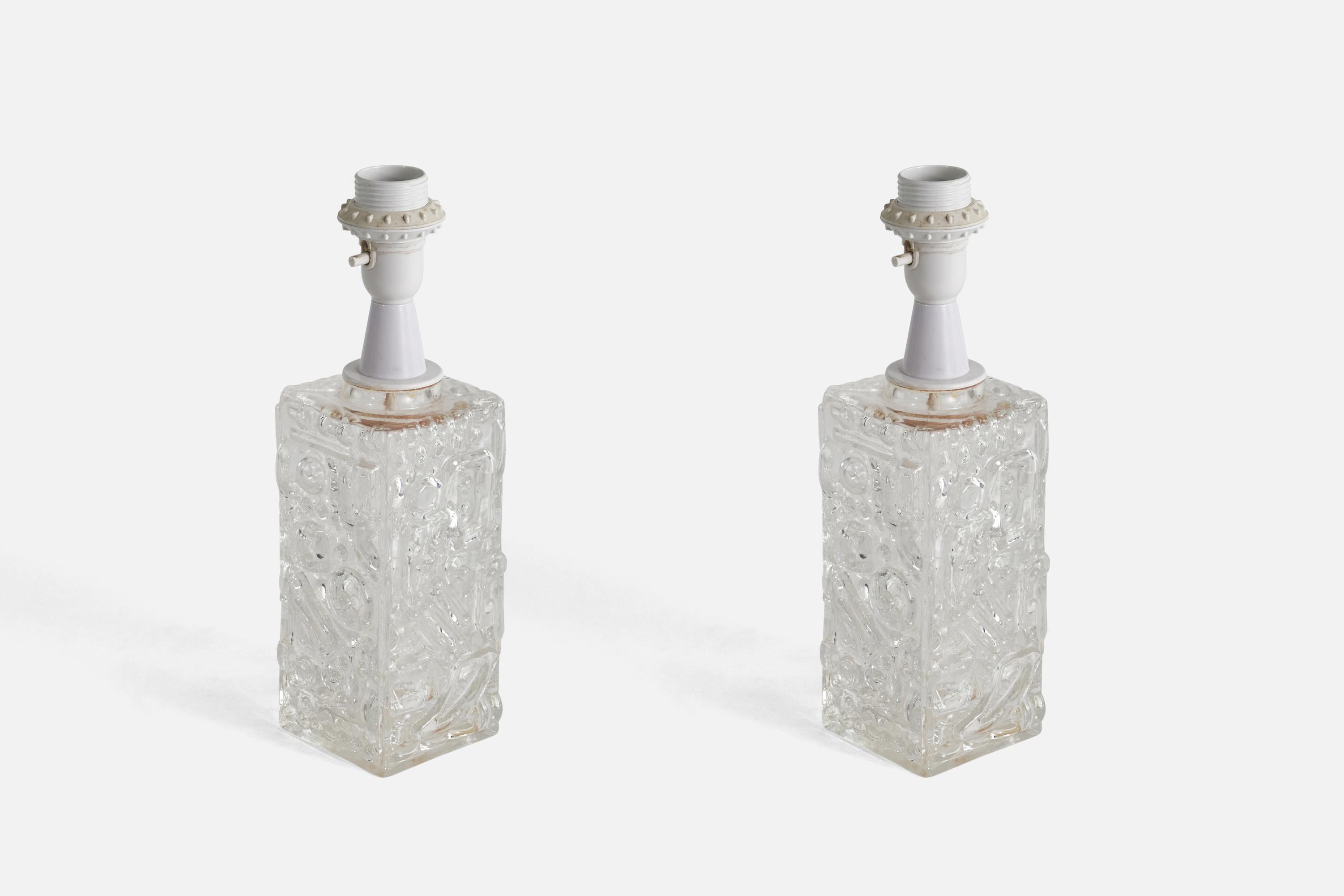 Stilarmatur Tranås, Pair of Table Lamps, Glass, Sweden 1960s In Good Condition For Sale In High Point, NC