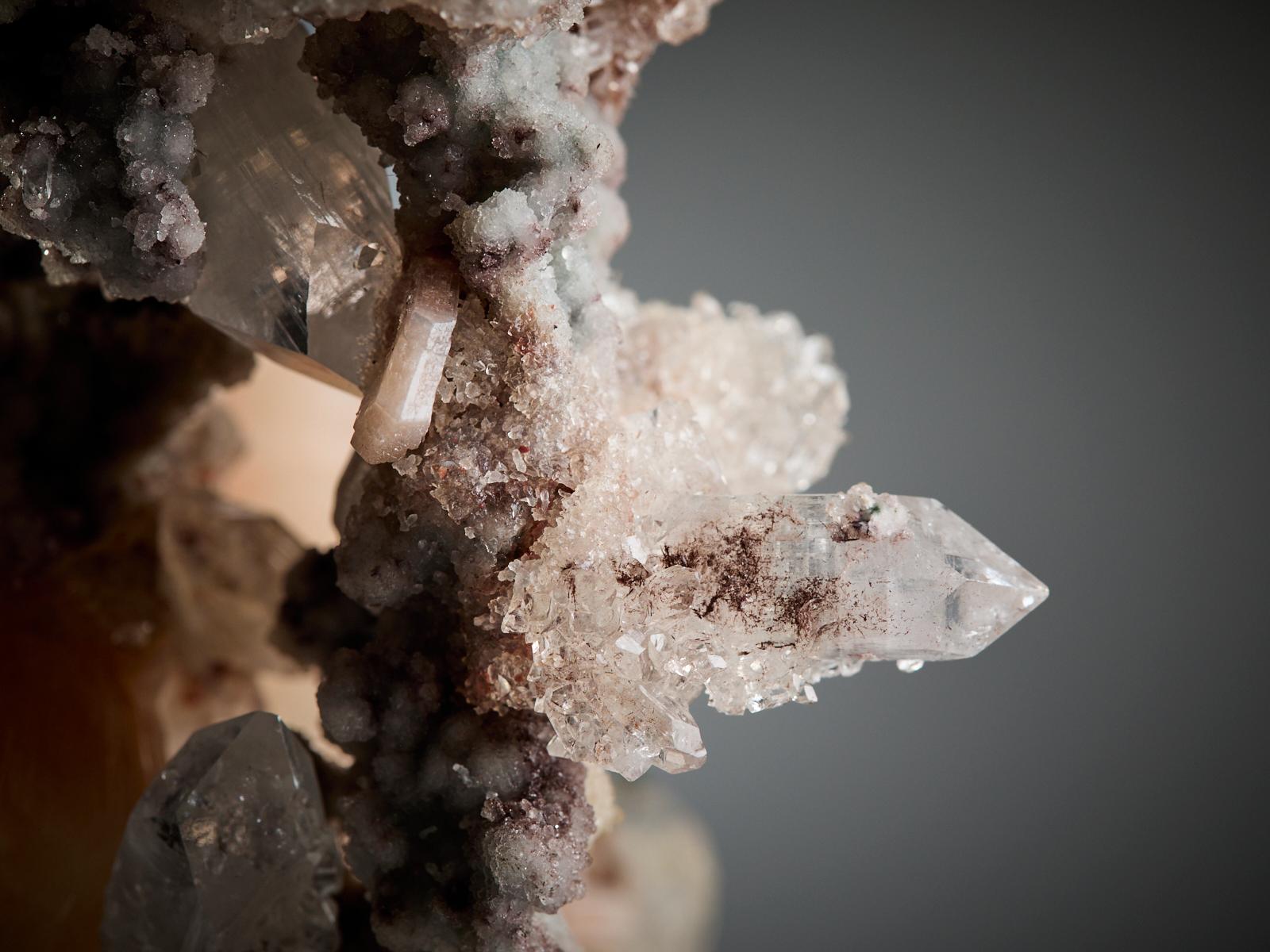 Stilbite and Calcite on Chalcedony Quartz in vendita 14