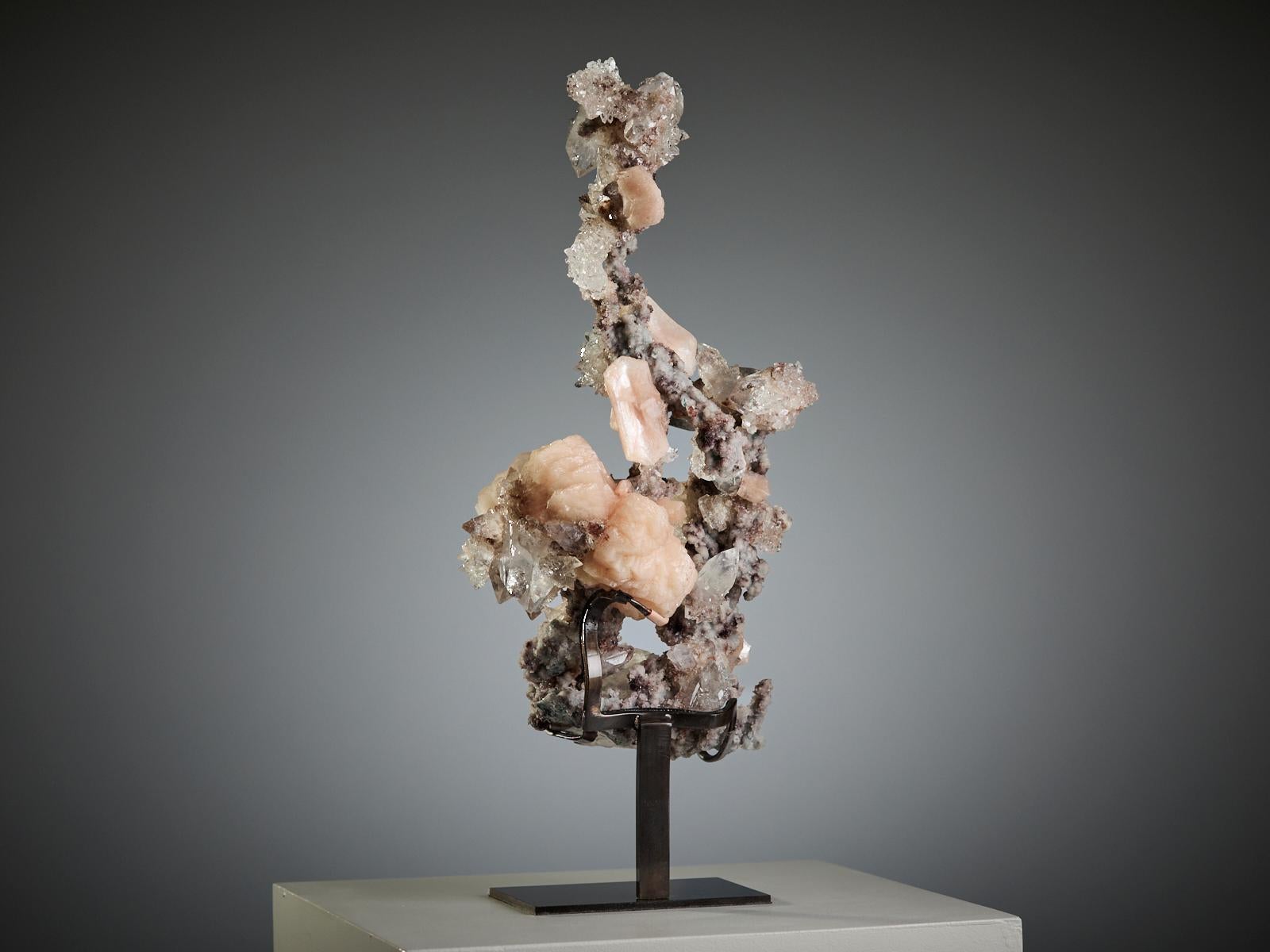 Stilbite and Calcite on Chalcedony Quartz in vendita 2