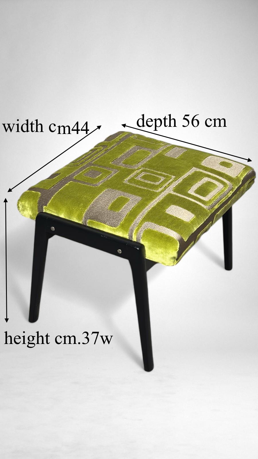 Stile Paolo Buffa Coppia Di Panchetti In Legno E Tessuto Design/One Verde in vendita 12