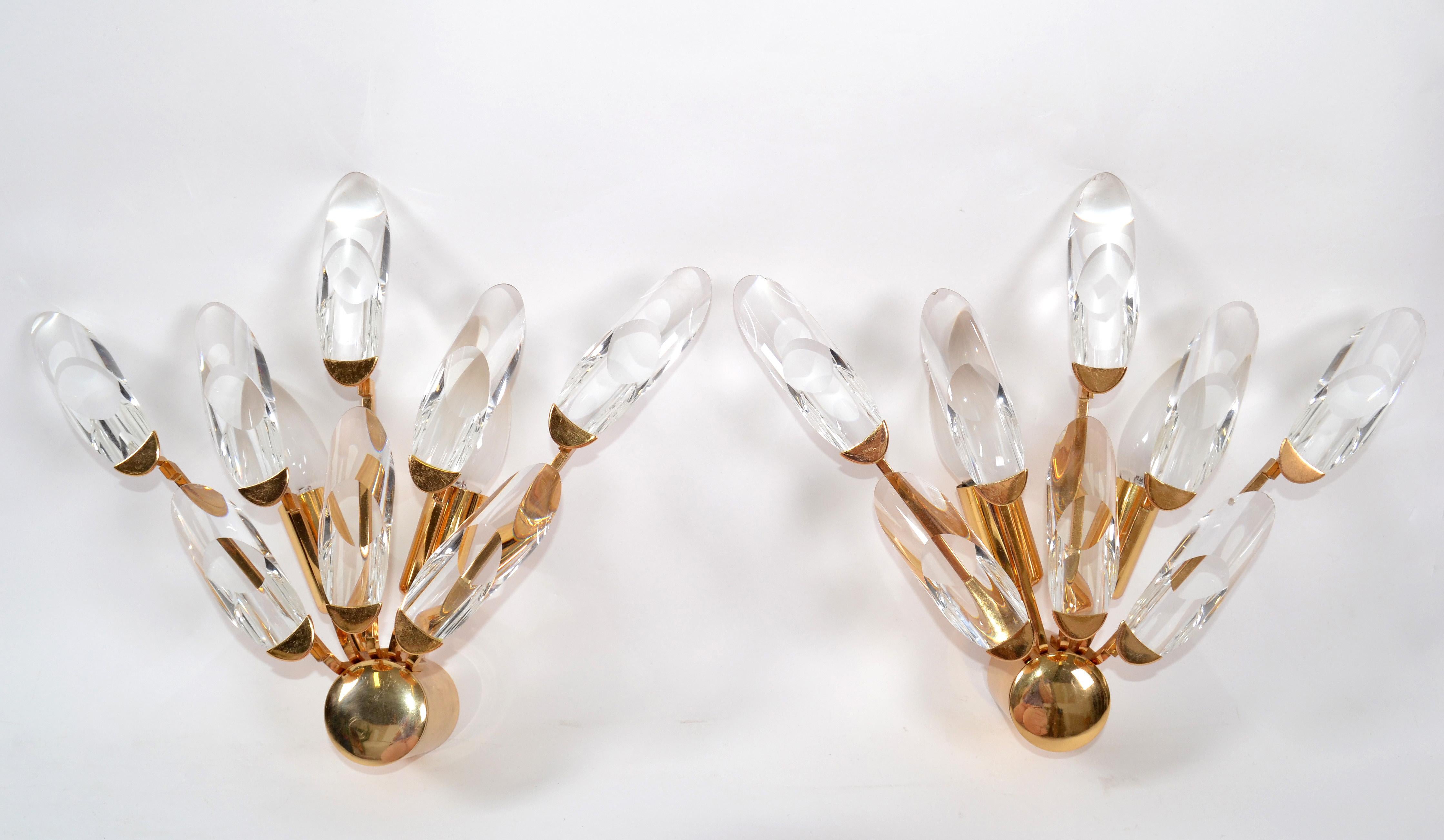 Superb pair of Stilkronen sconces, made in Italy, crystal glass and gold finish.
Each sconce takes two 40 watt max. light bulb.
US rewired and in working condition.
  