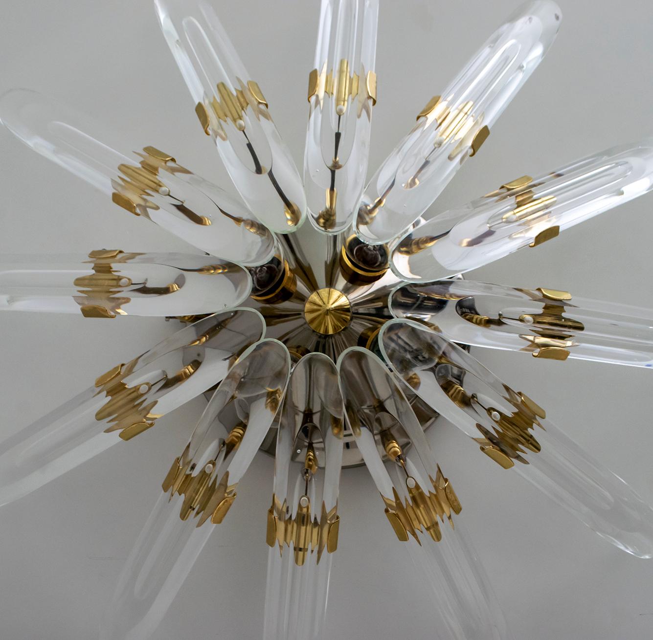 Stilkronen Mid-Century Modern Italian Crystal and Brass Wall Lamp, 1975 In Good Condition For Sale In Puglia, Puglia