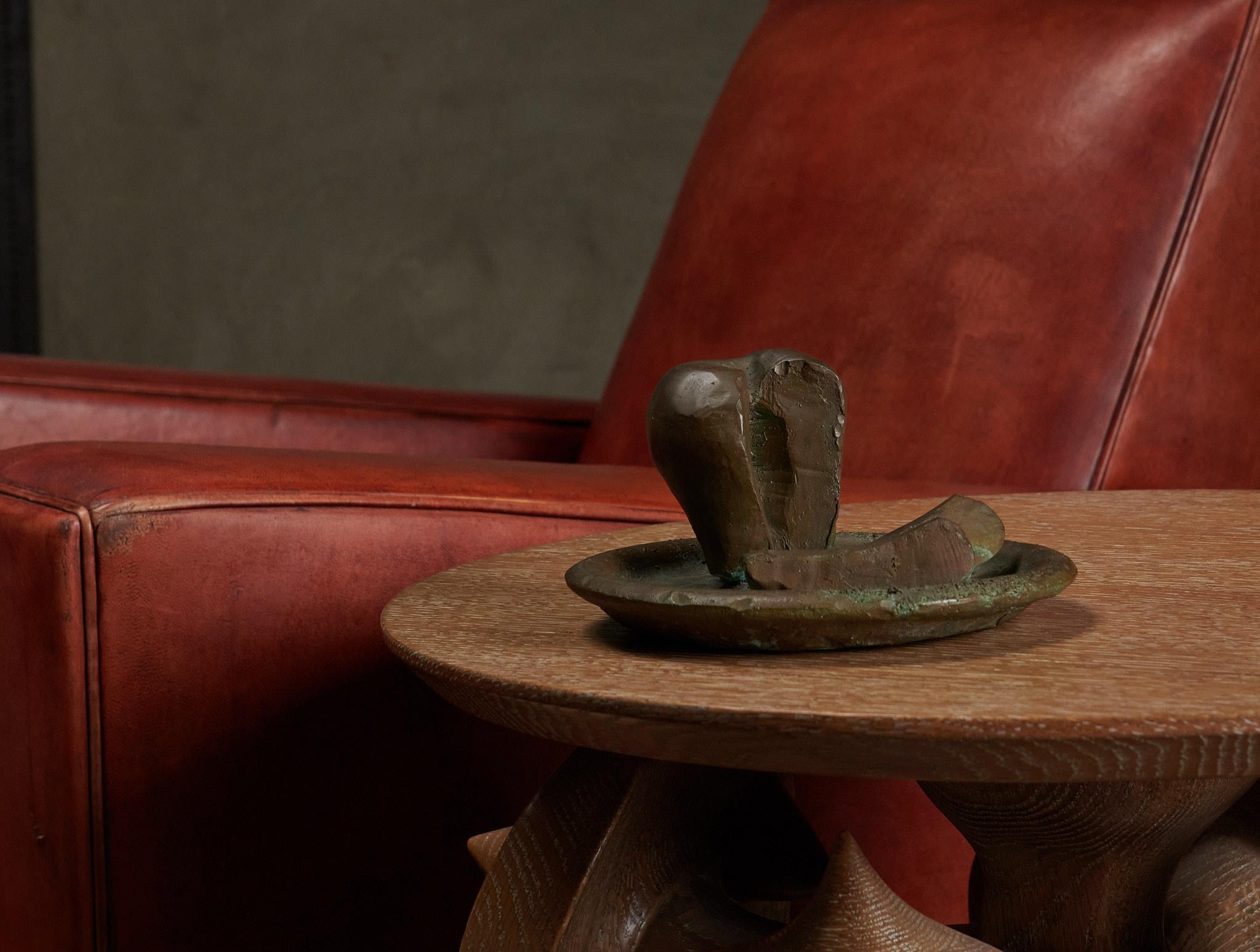 Still Life Sculpture of An Apple In Good Condition For Sale In Los Angeles, CA