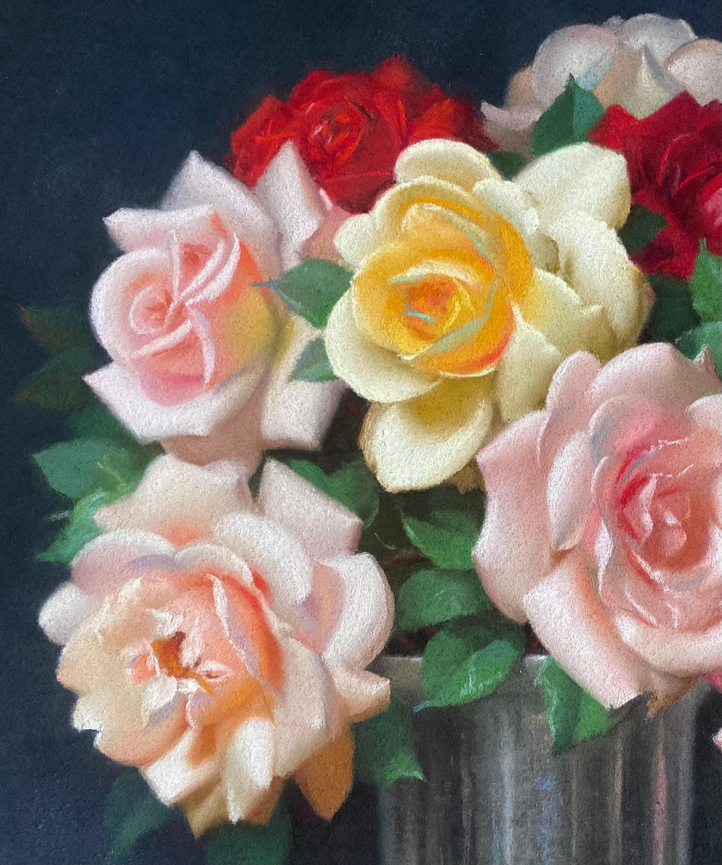 Stilleben mit Rosenstrauß - Pastell von Gaston Albert Lavrillier - CIRCA 1930 (Mitte des 20. Jahrhunderts) im Angebot