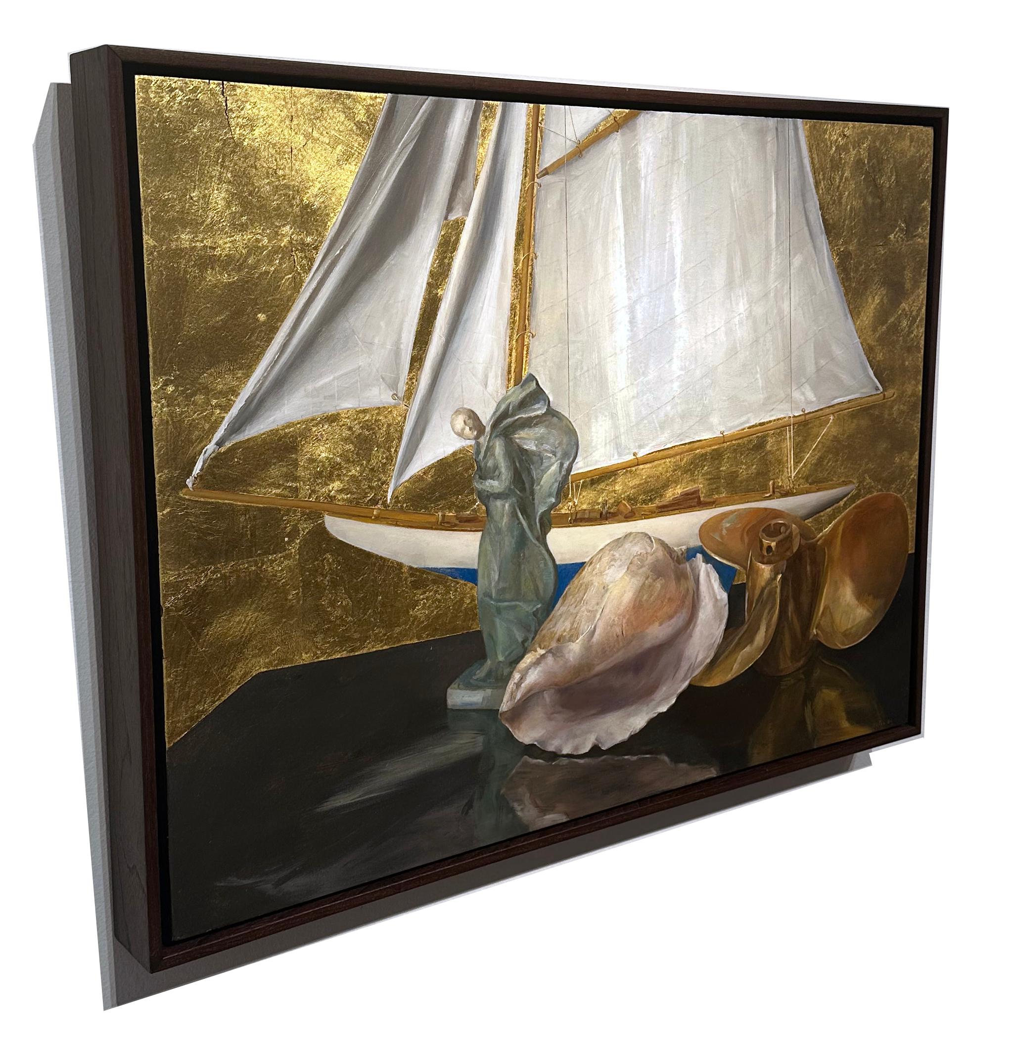 Stillleben mit Segelboot, Statue, Muschelschale, Propeller, Blattgold, Öl auf Tafel im Angebot 2