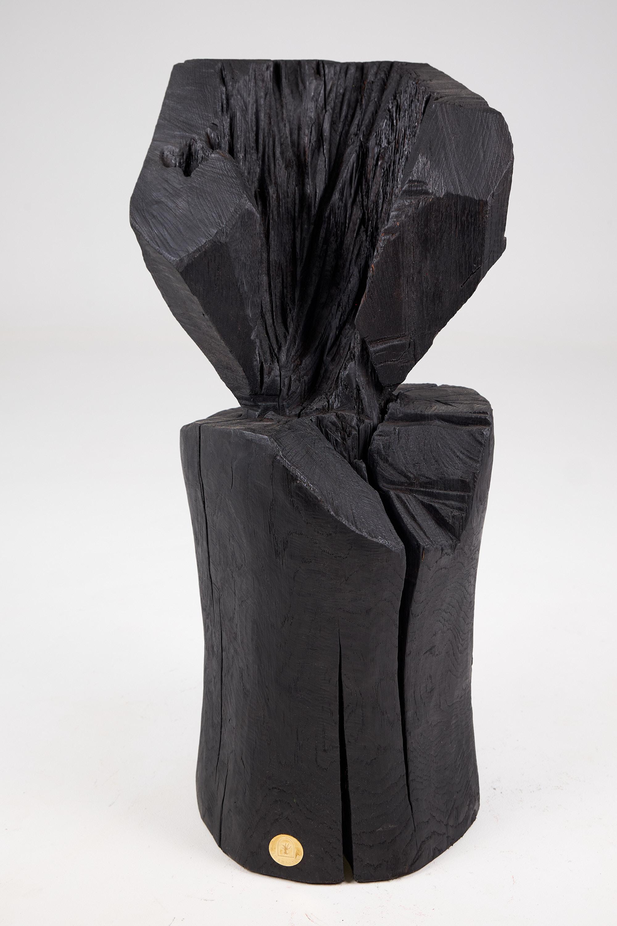Brutalisme Still Stand Sculpture abstraite en bois, sculptée à la tronçonneuse, Oak Oak brûlé en vente