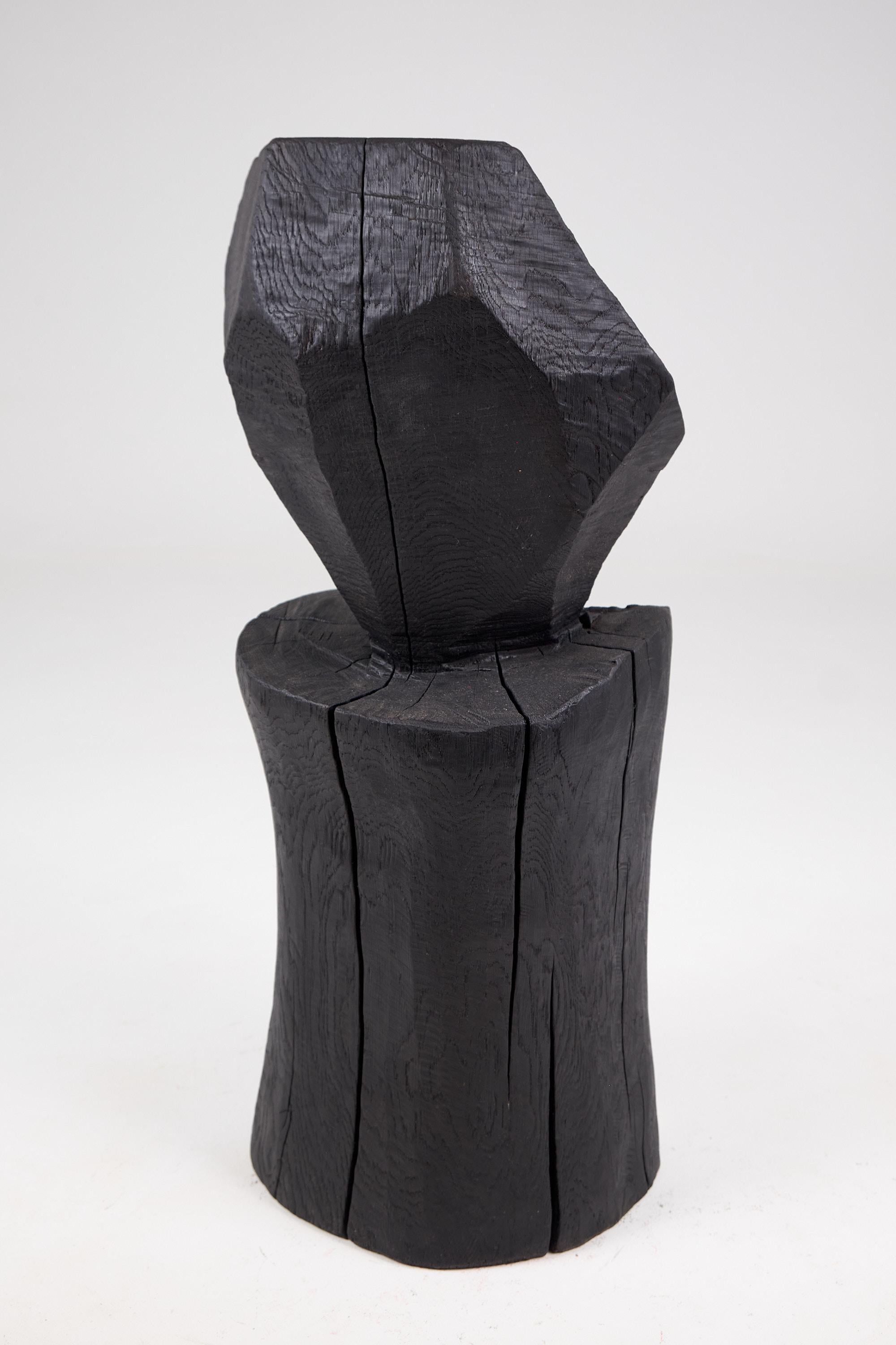 XXIe siècle et contemporain Still Stand Sculpture abstraite en bois, sculptée à la tronçonneuse, Oak Oak brûlé en vente