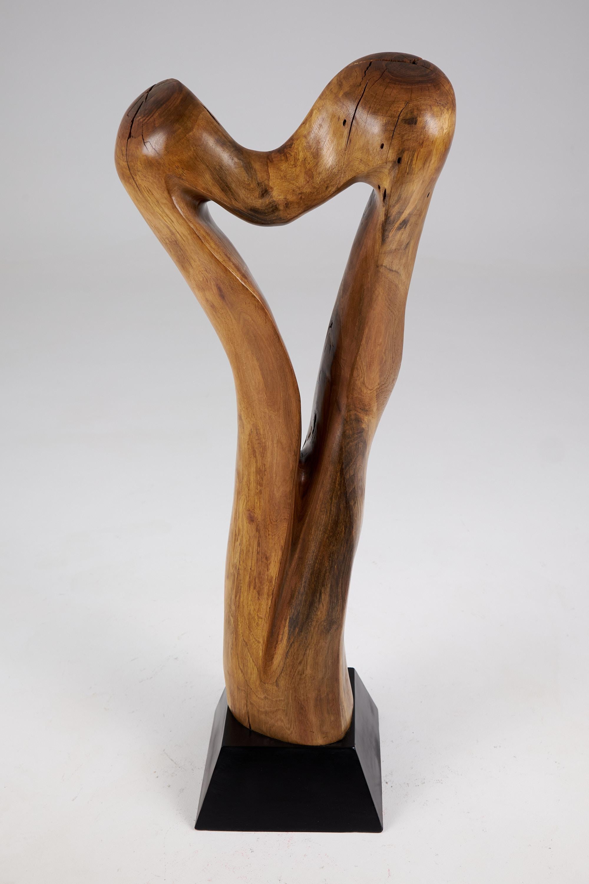Brutalismo Scultura astratta in legno Still Stand, intagliata con la motosega, noce in vendita