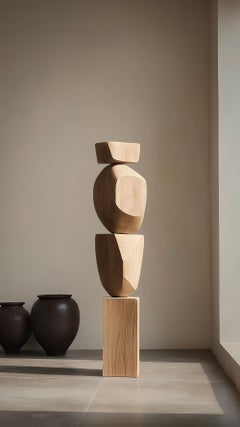 Still Stand No105 Tótem de madera maciza clara tallada con forma orgánica