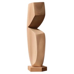 Still Stand No127 Modern Light Wood Totem mit eleganter Ausstrahlung