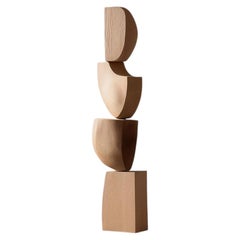 Escultura orgánica alta Still Stand No131 de madera maciza clara