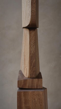 Still Stand n° 66 : Totem en chêne rouge par NONO, Joel Escalona Design