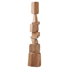 Still Stand n° 66 : Totem en chêne rouge par NONO, Joel Escalona Design