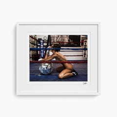 "Knockout" Fotografia di nudo 36 x 48 In Ed. 4/7 di StillVika