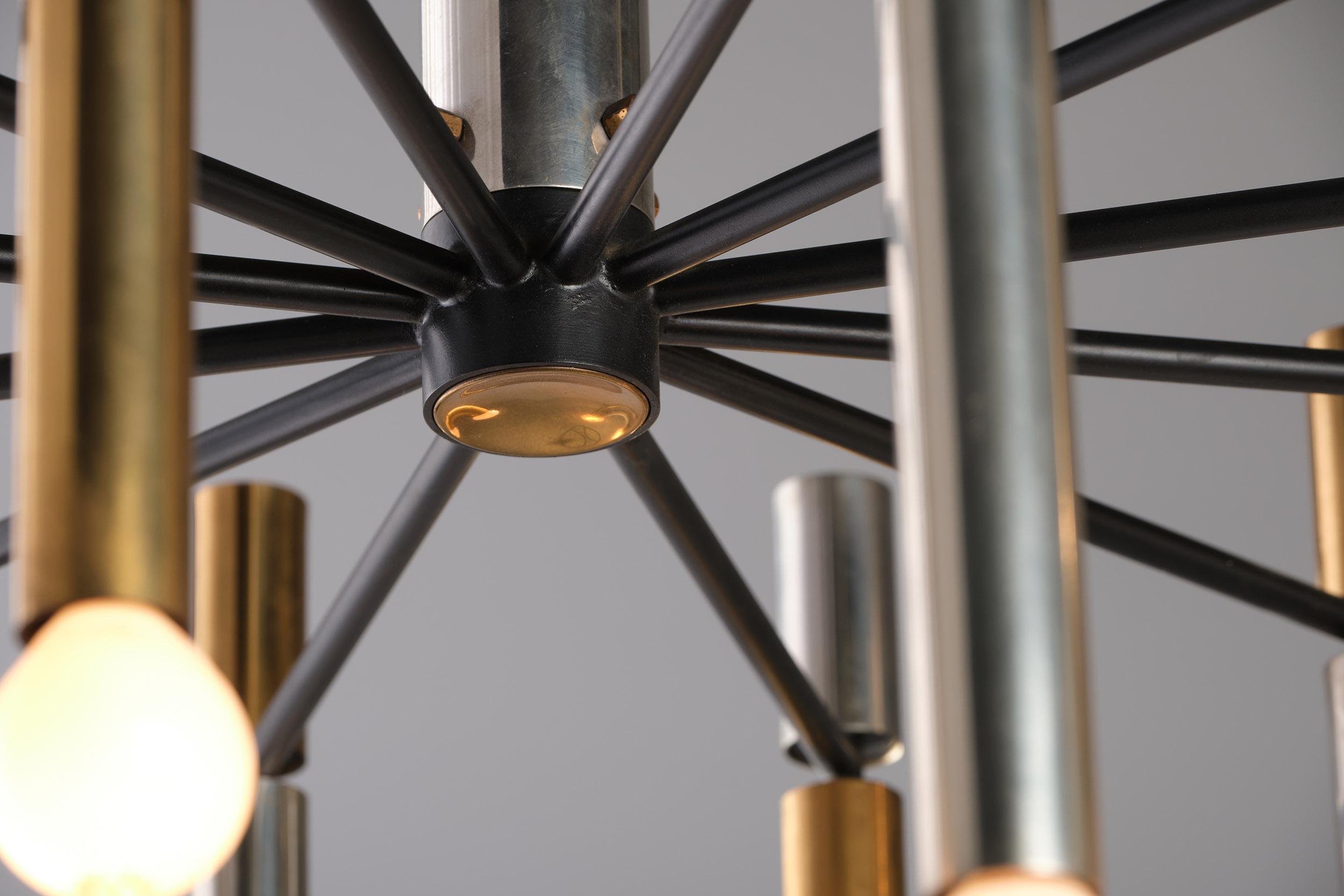 Stilnovo 12-Lights Chandelier in Brass and Aluminium, 1970 circa 2