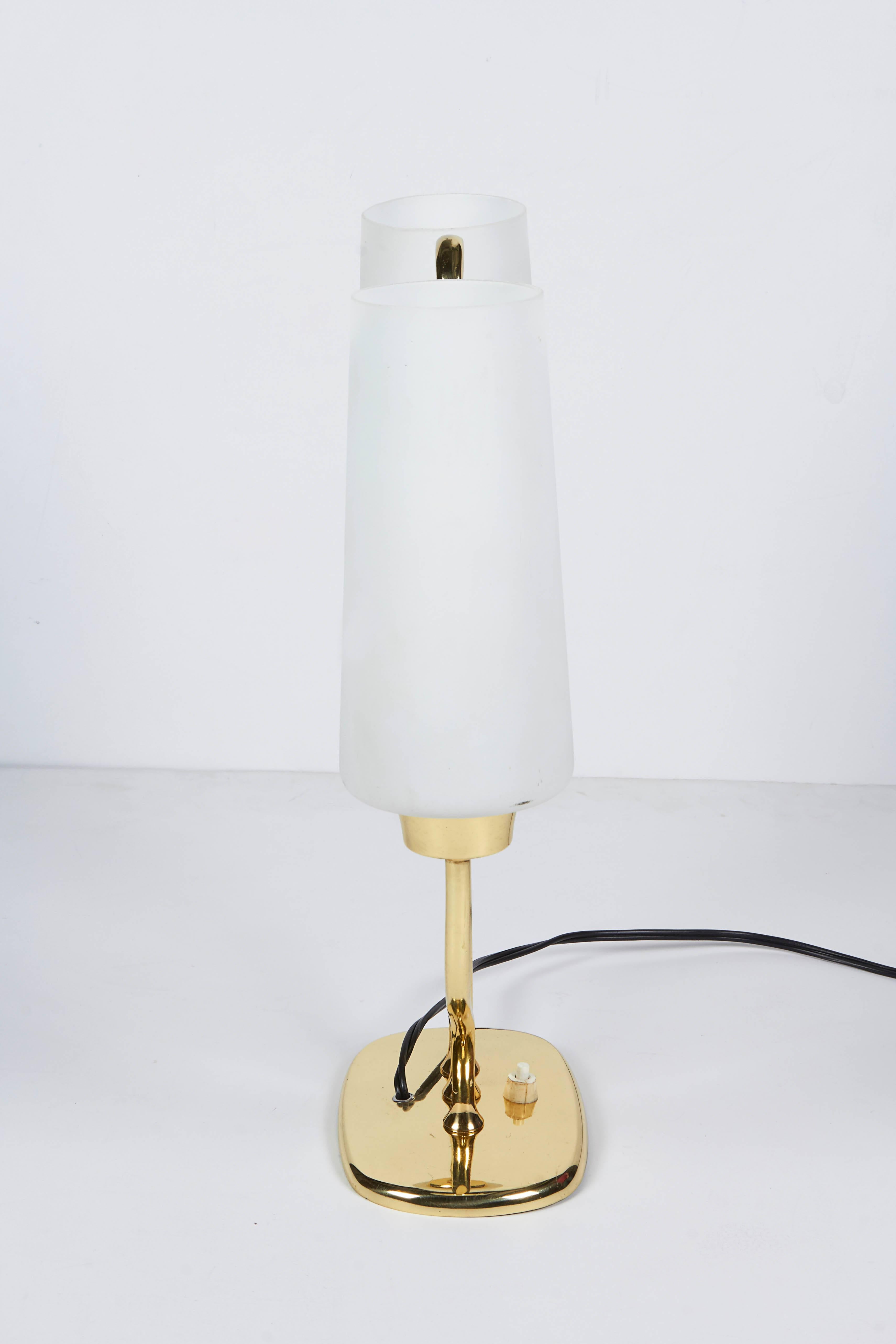 1950s Italian Table Lamp in Brass and Case Glass Satin Shades Stilnovo Attr. 2