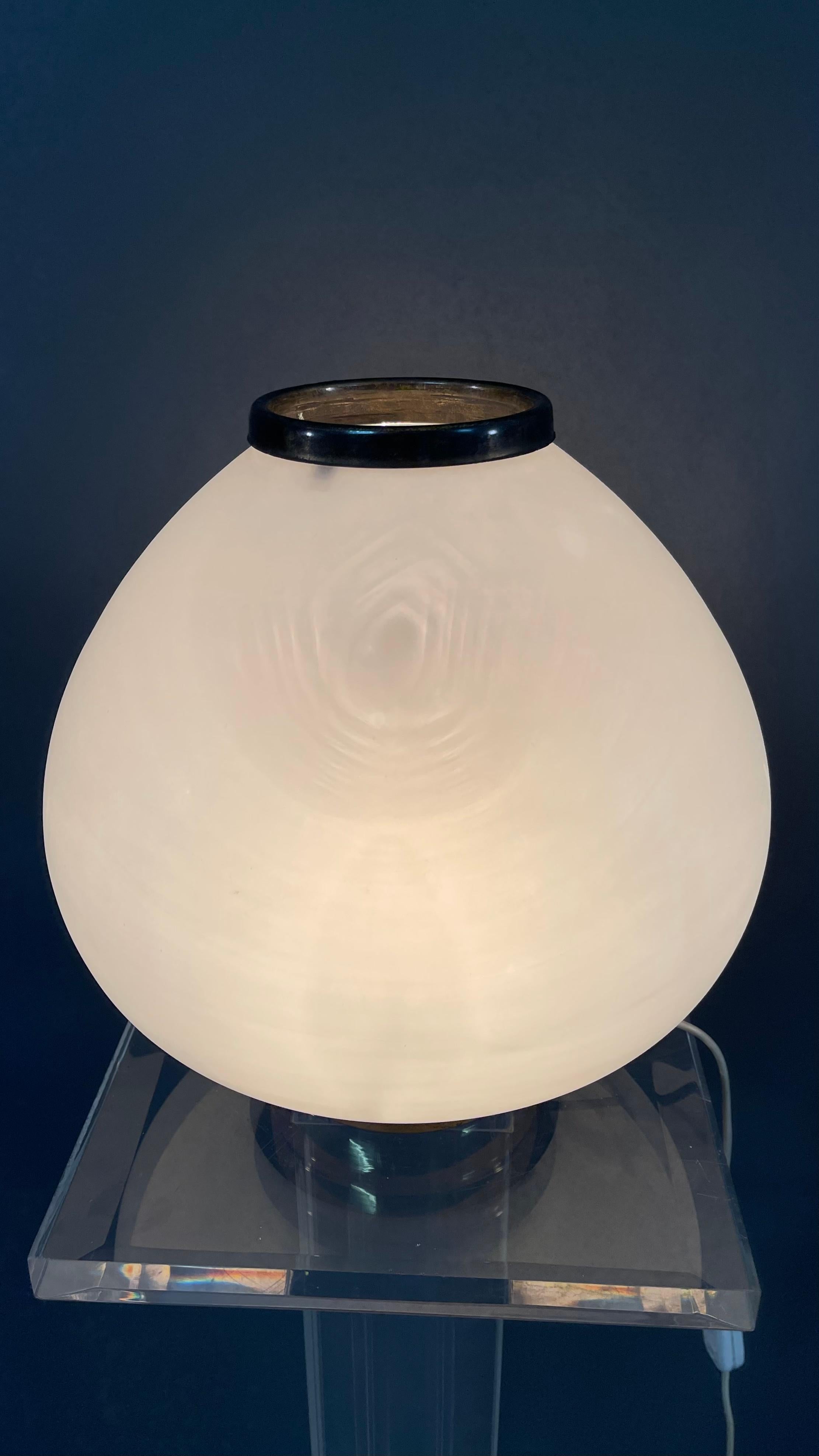Stilnovo-Tischlampe aus signiertem Glas, 1960er Jahre im Angebot 3