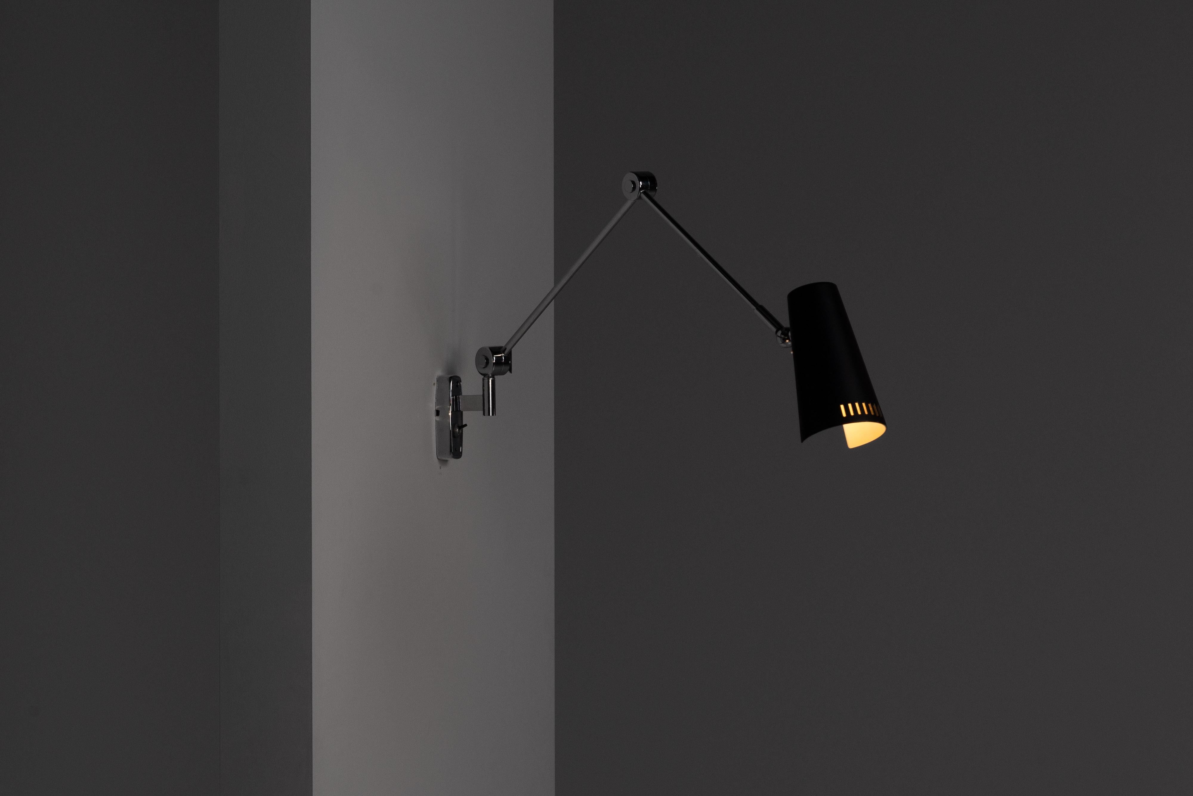 Mid-20th Century Stilnovo 2024 adjustable wall lamp Italy 1960 For Sale