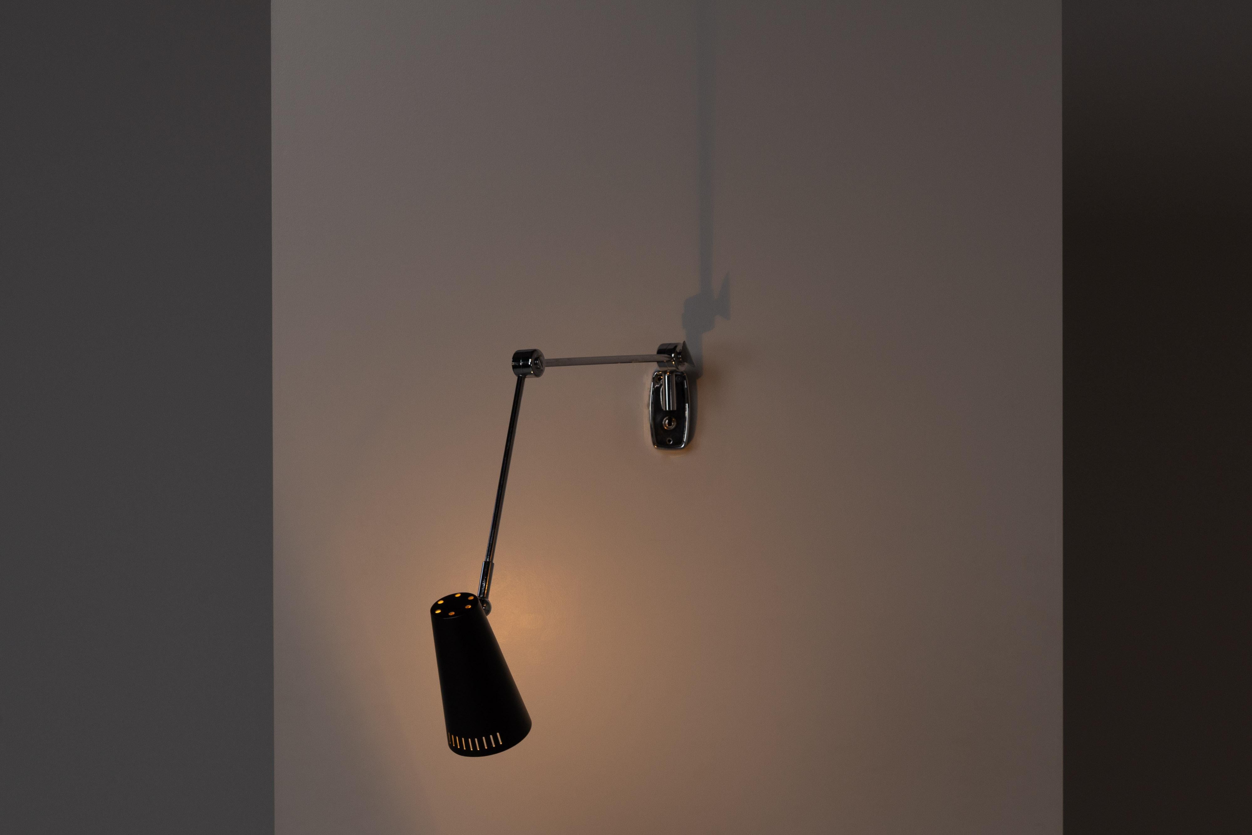 Stilnovo 2024 adjustable wall lamp Italy 1960 For Sale 1