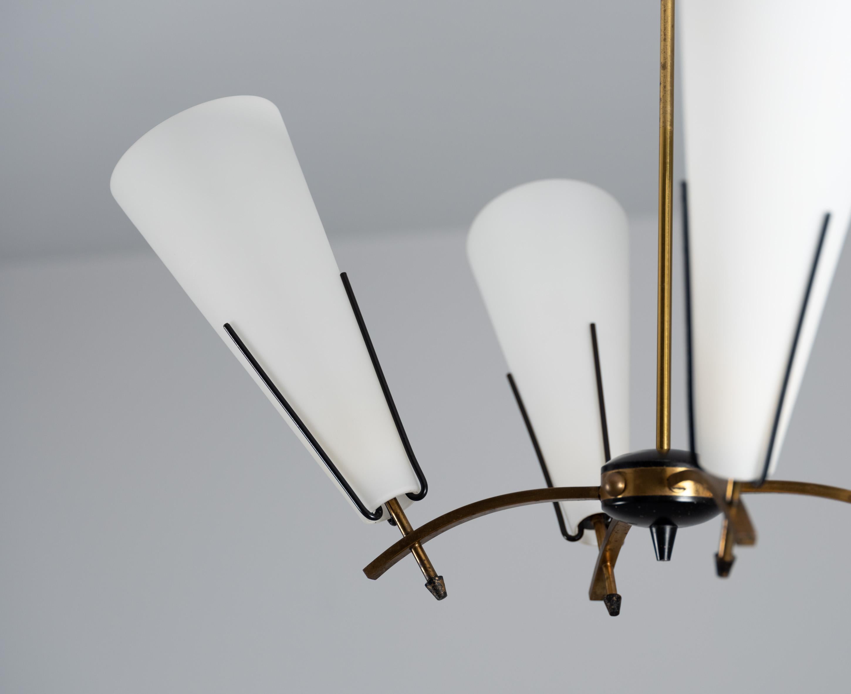 Mid-20th Century Stilnovo 1950s Chandelier in Brass and 4 Conical Opals, Vintage Italian Design