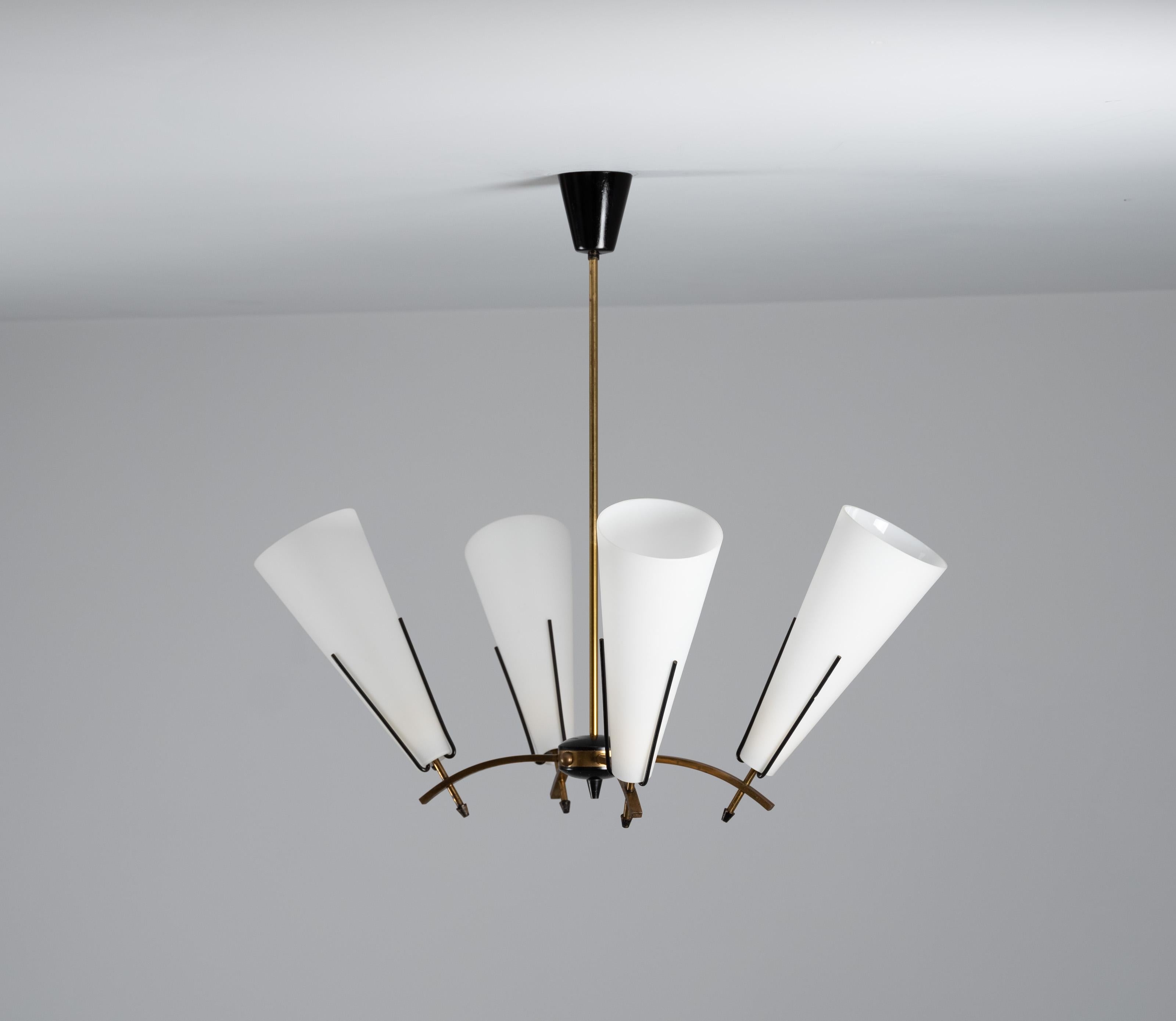 Stilnovo 1950s Chandelier in Brass and 4 Conical Opals, Vintage Italian Design For Sale 2