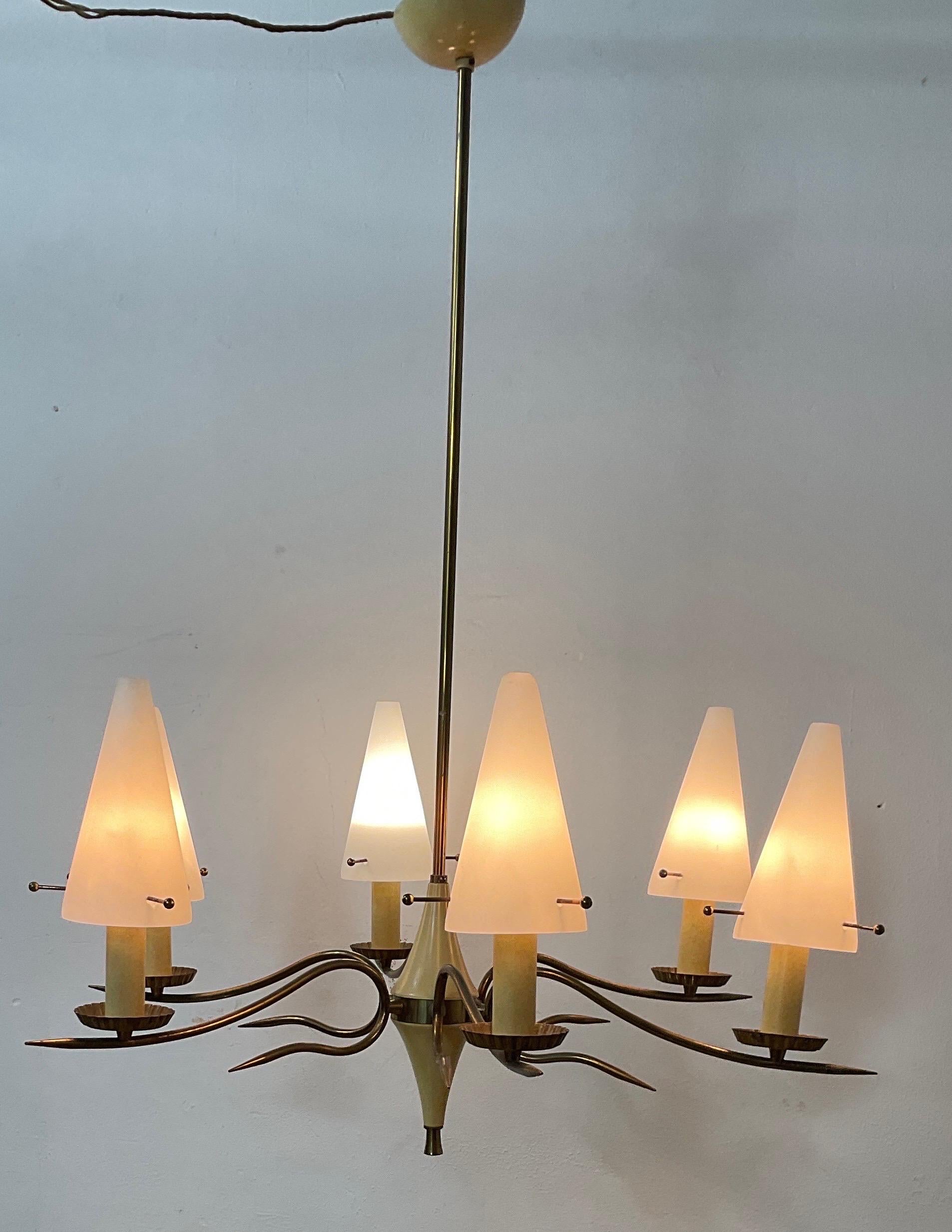 Stilnovo 6 Light Chandelier Attributable In Good Condition For Sale In Catania, IT