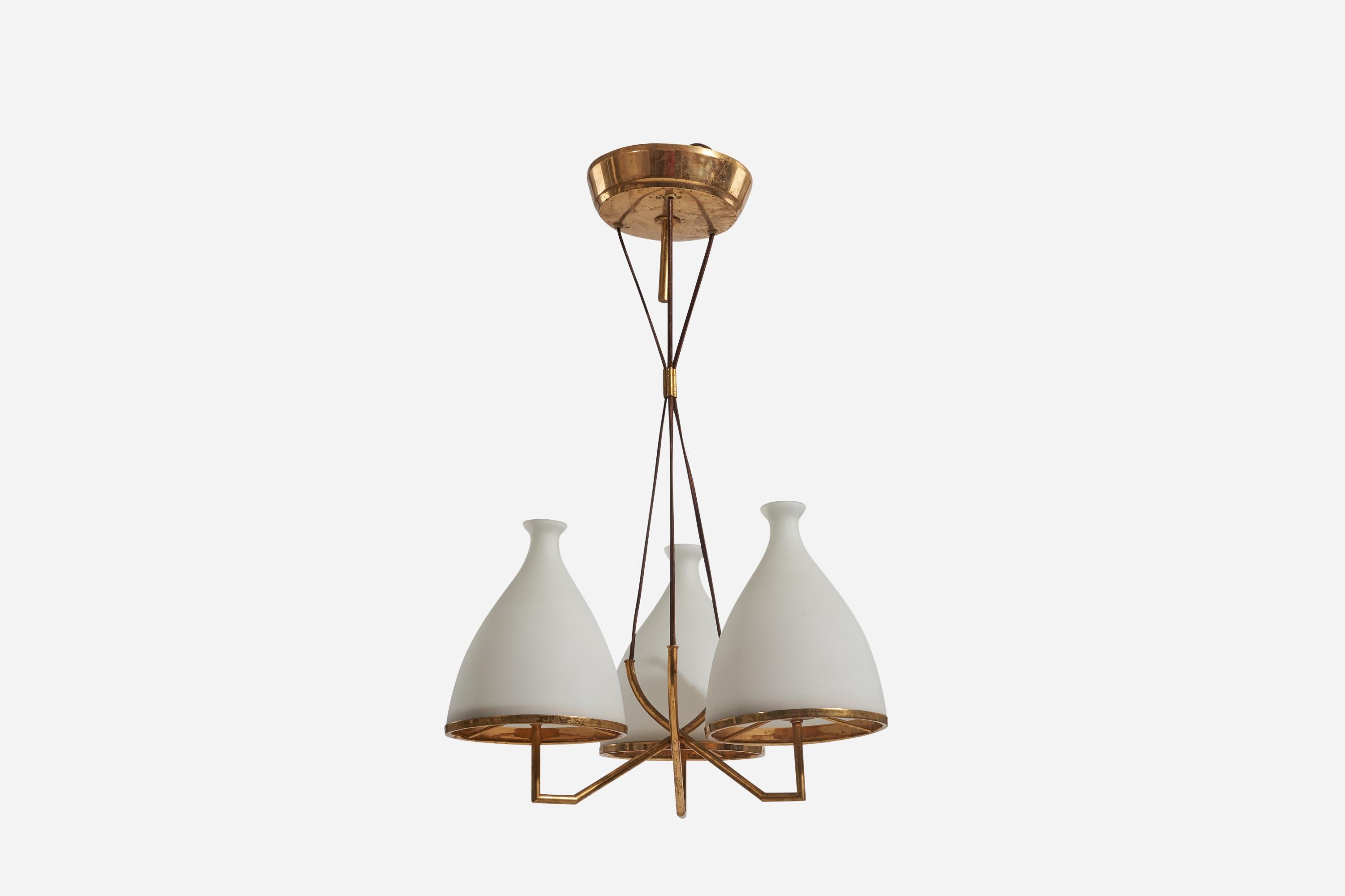 Stilnovo, Adjustable 3-Light Chandelier, Brass, Glass, Italy, 1960s In Good Condition For Sale In High Point, NC