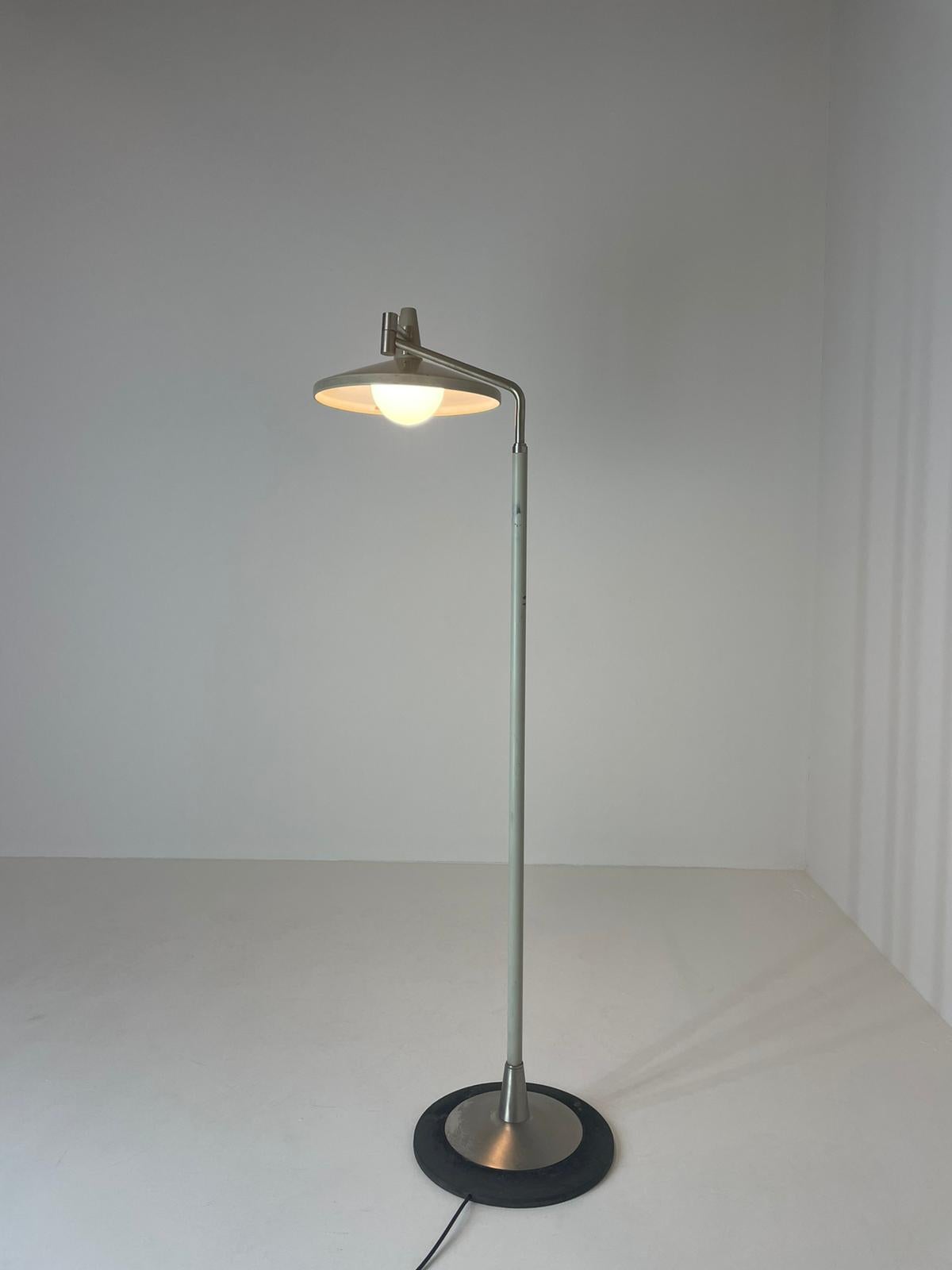 Mid-Century Modern Stilnovo Adjustable Floor Lamp Mod. 4060 Nickel Plated Brass Glass, 1962, Italy For Sale