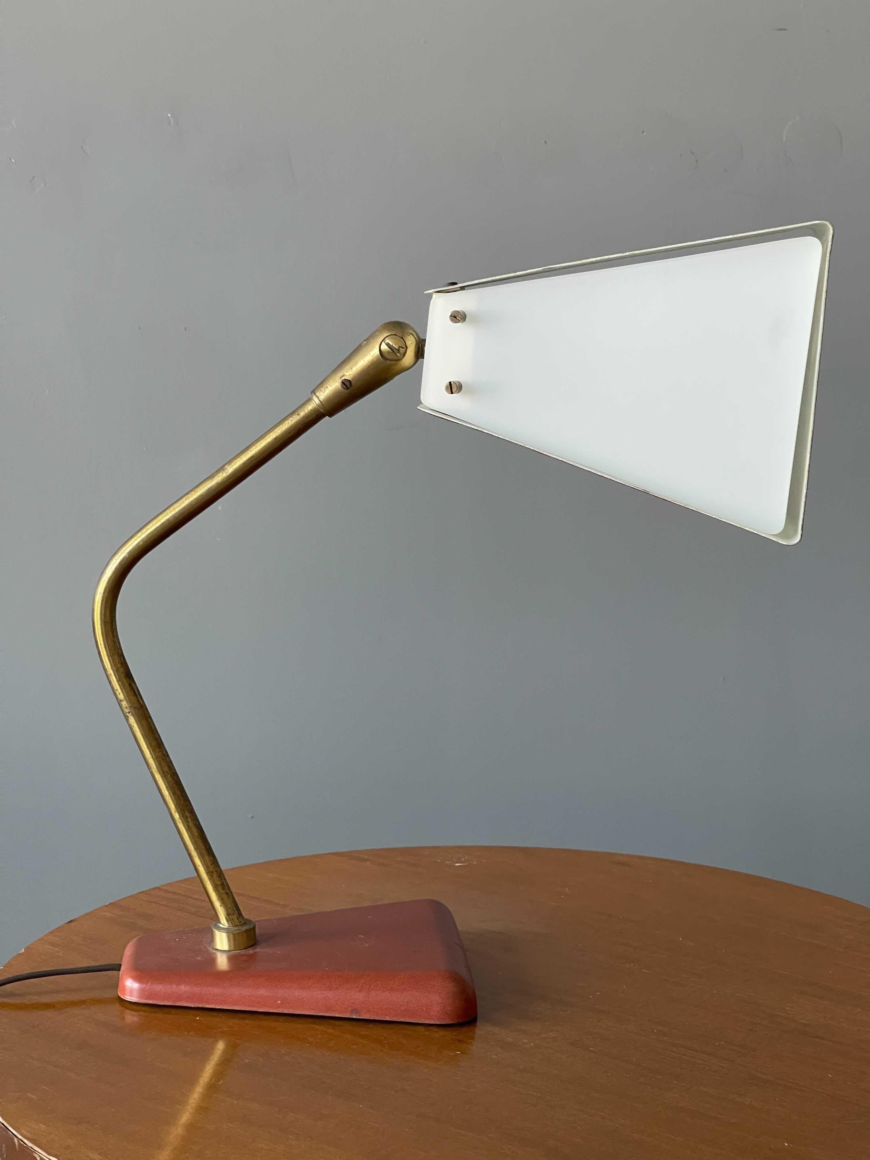 Stilnovo, Adjustable Table Lamp, Red Lacquer Metal, Brass, Acrylic, Italy, 1950s In Good Condition In High Point, NC