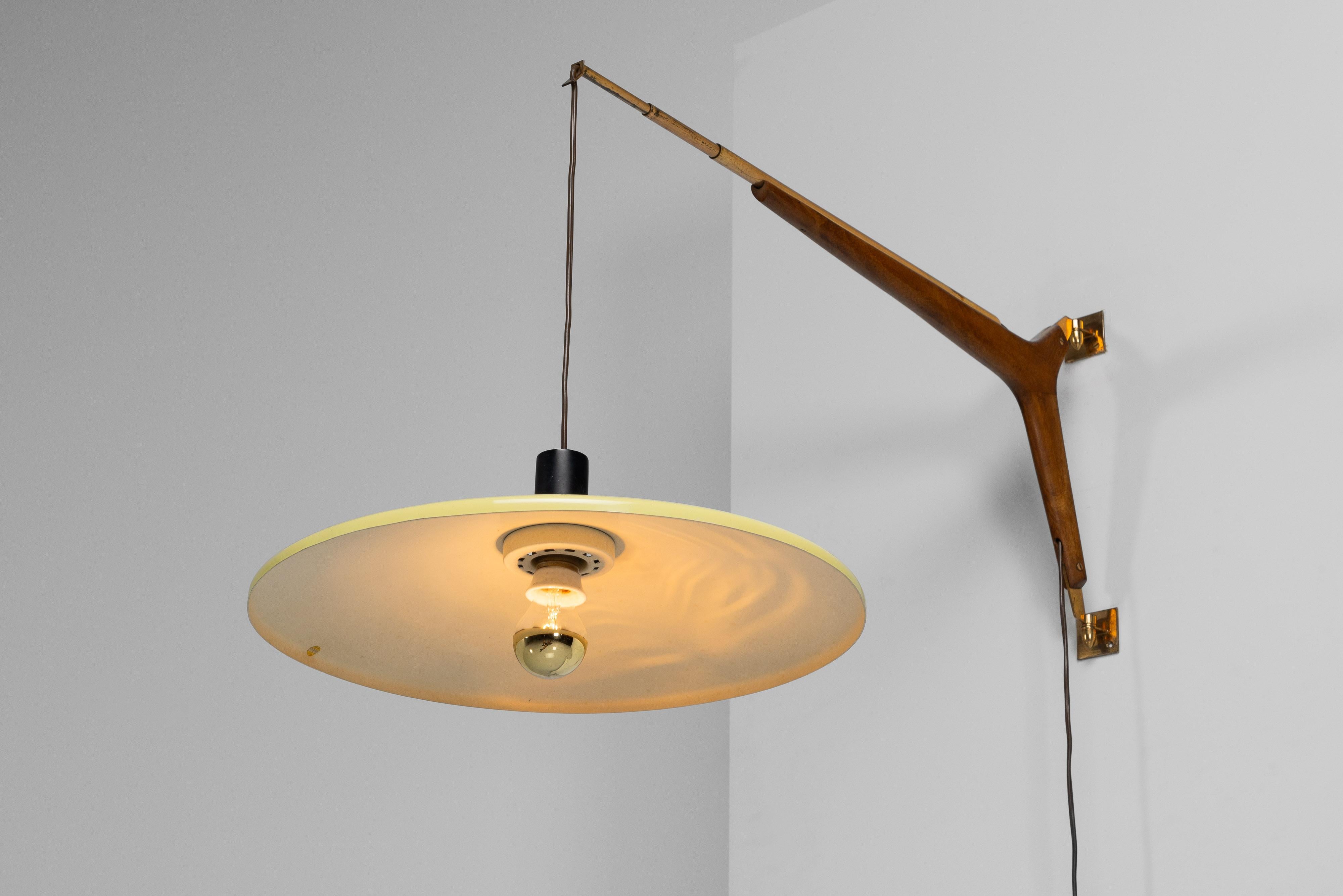 Stilnovo adjustable wall lamp with wood Italy 1950 For Sale 5