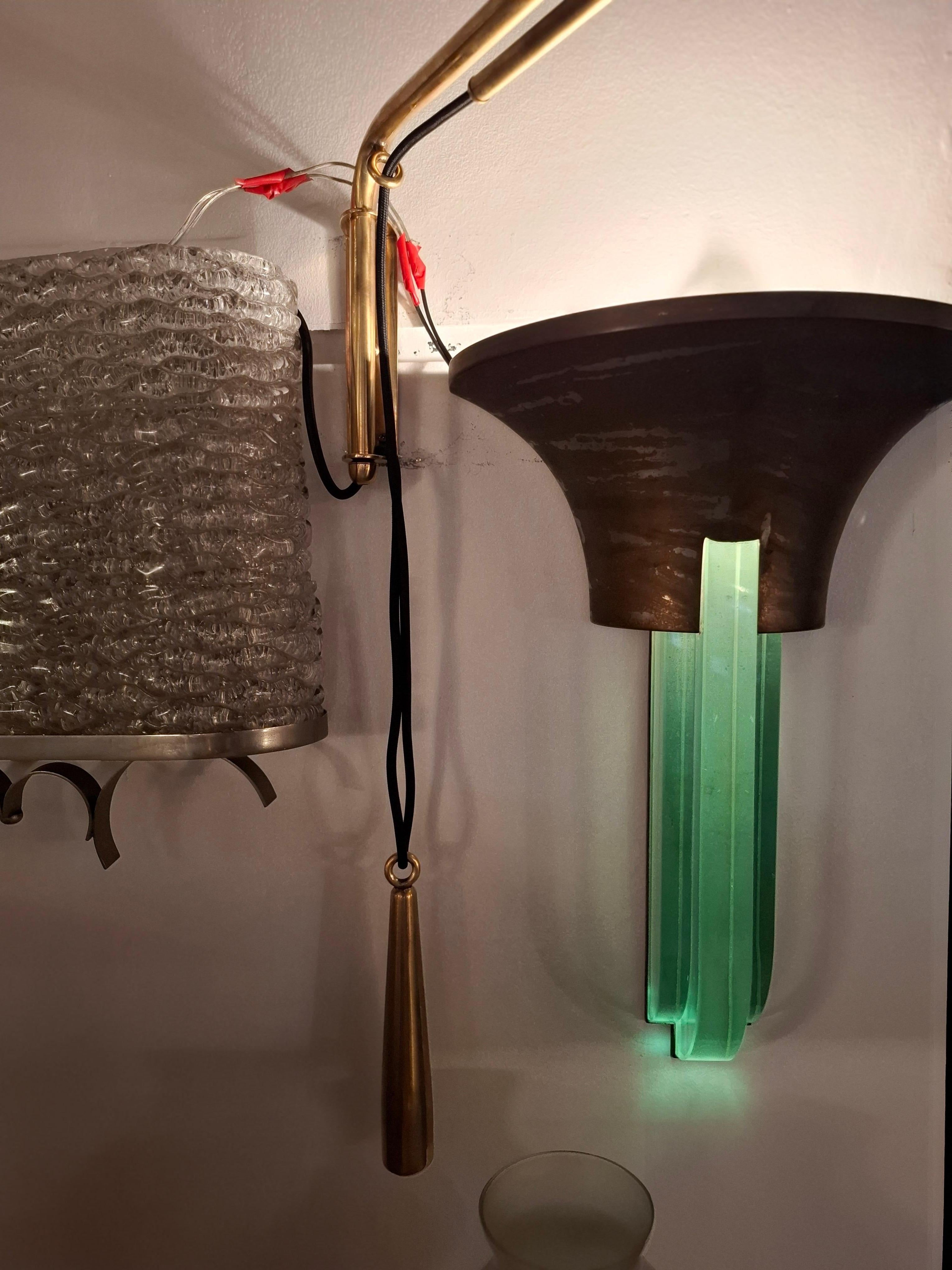 Mid-Century moderno Stilnovo APPLIQUE regolabile in ottone Metallo 1950 ITALIA in vendita