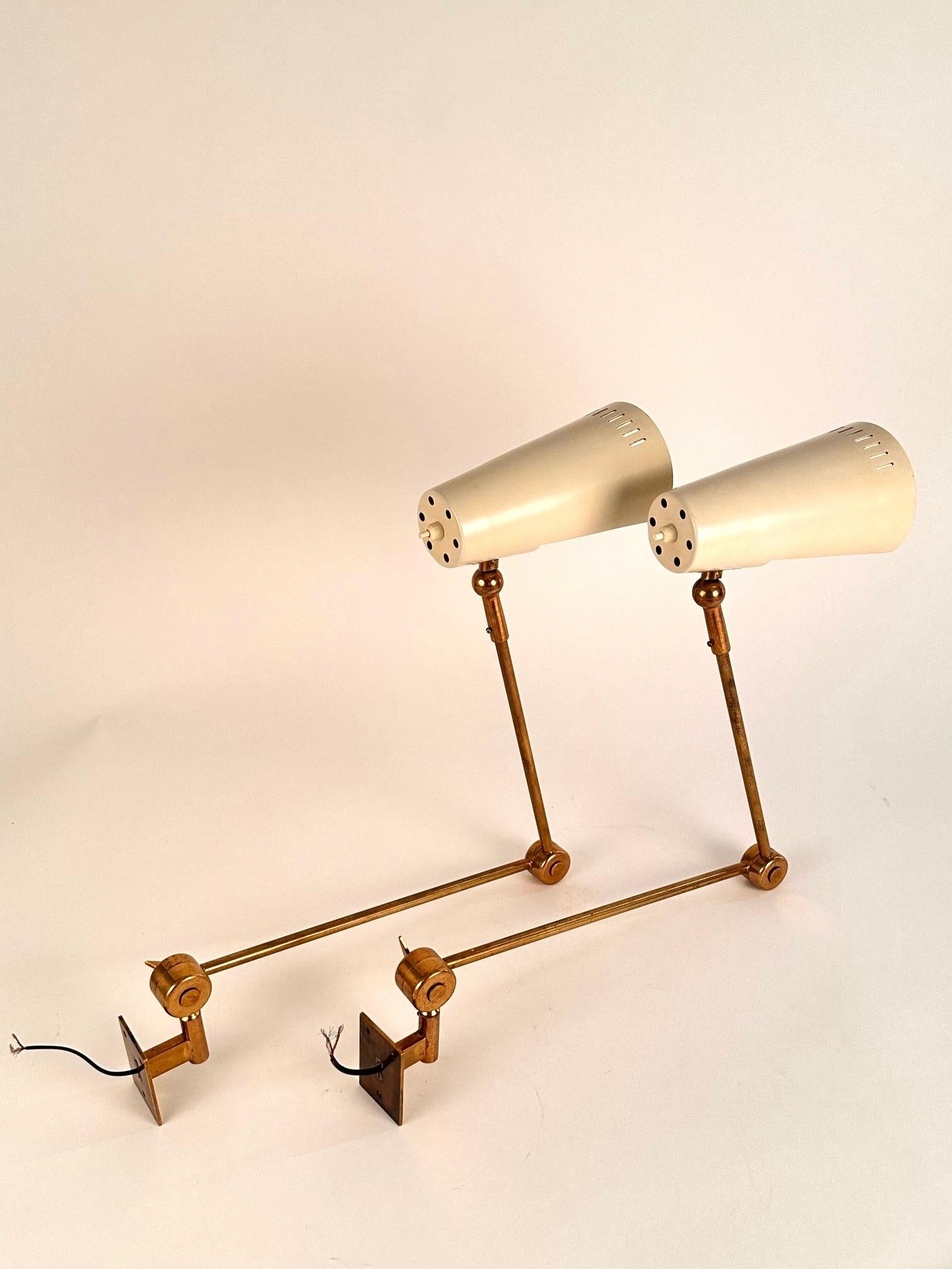 Stilnovo Articulated  Pair of Original   Brass Wall Lamps , Italy . 1960 For Sale 1