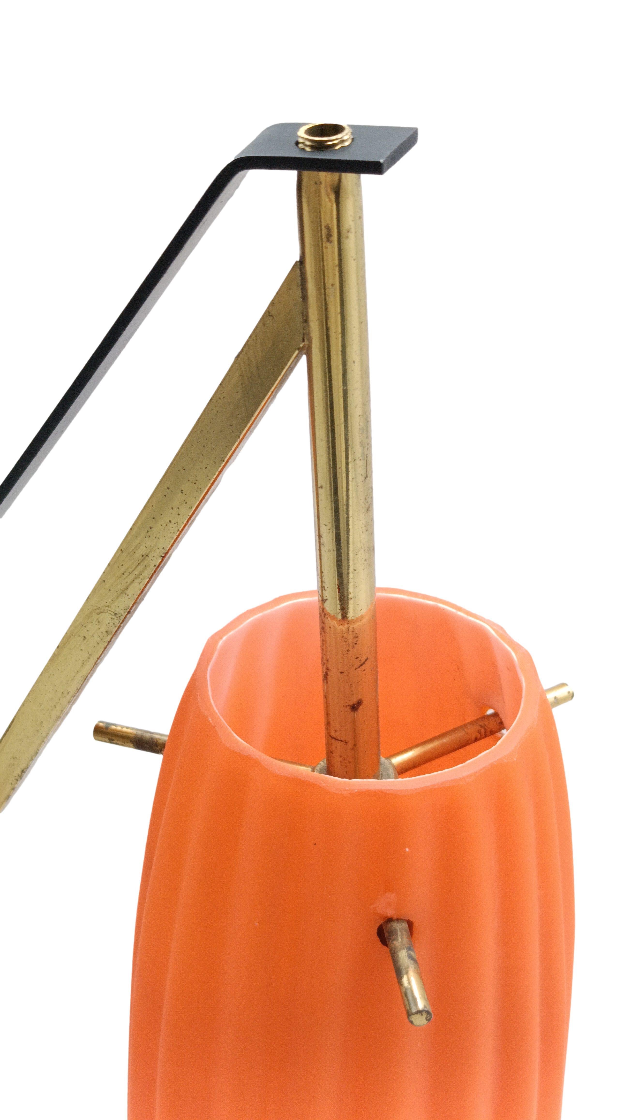Stilnovo Attrib. Brass and Orange Glass Wall Lamp, Italy 1960s In Good Condition For Sale In Naples, IT