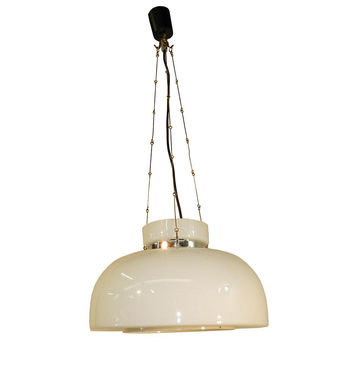 Mid-Century moderno Sospensione Stilnovo 'Attributo a' in opalina bianca, Italia, circa 1970-1980 in vendita