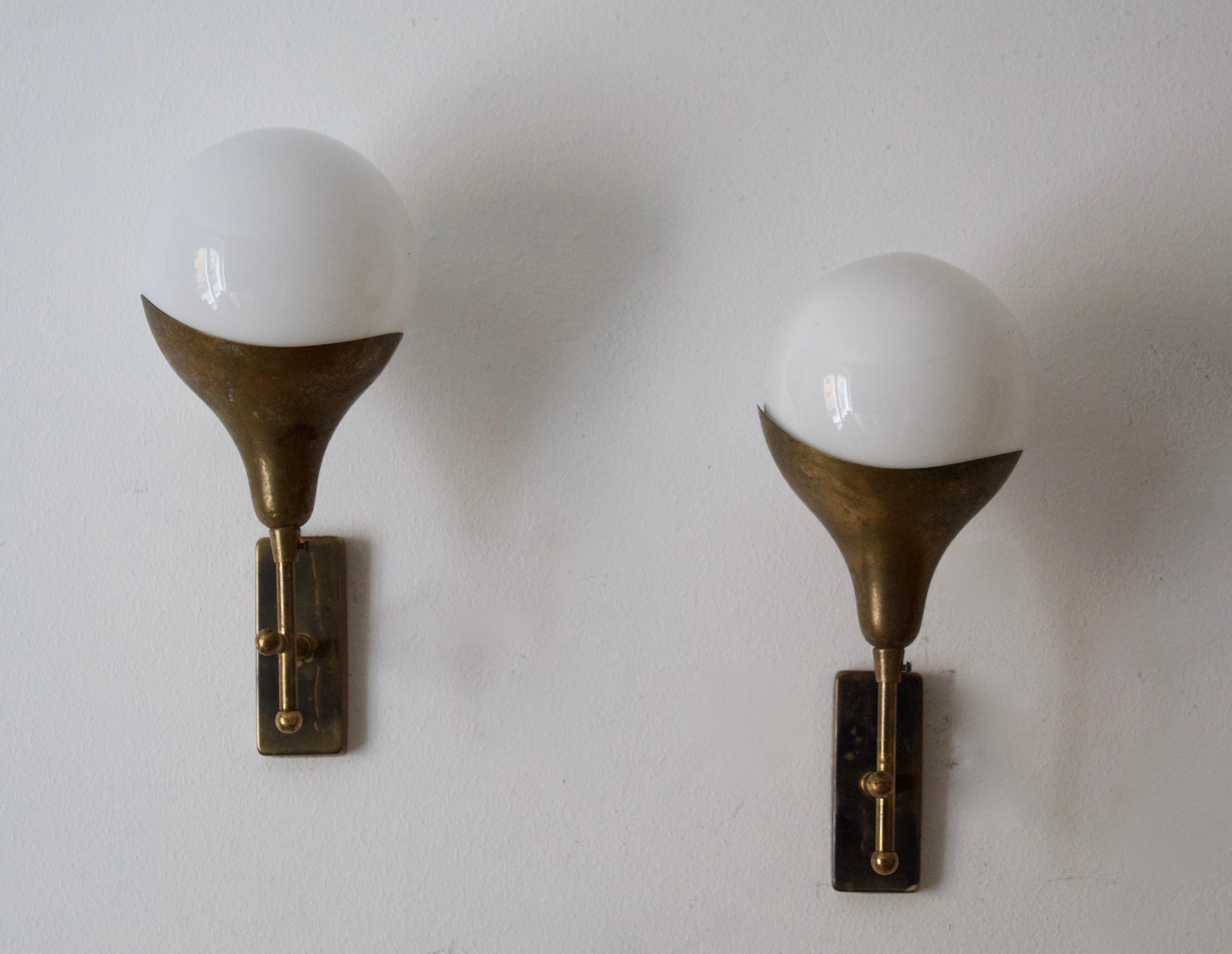 Mid-Century Modern Stilnovo 'attribution' Modernist Wall Lights / Sconces, Glass Brass, Italy 1950s