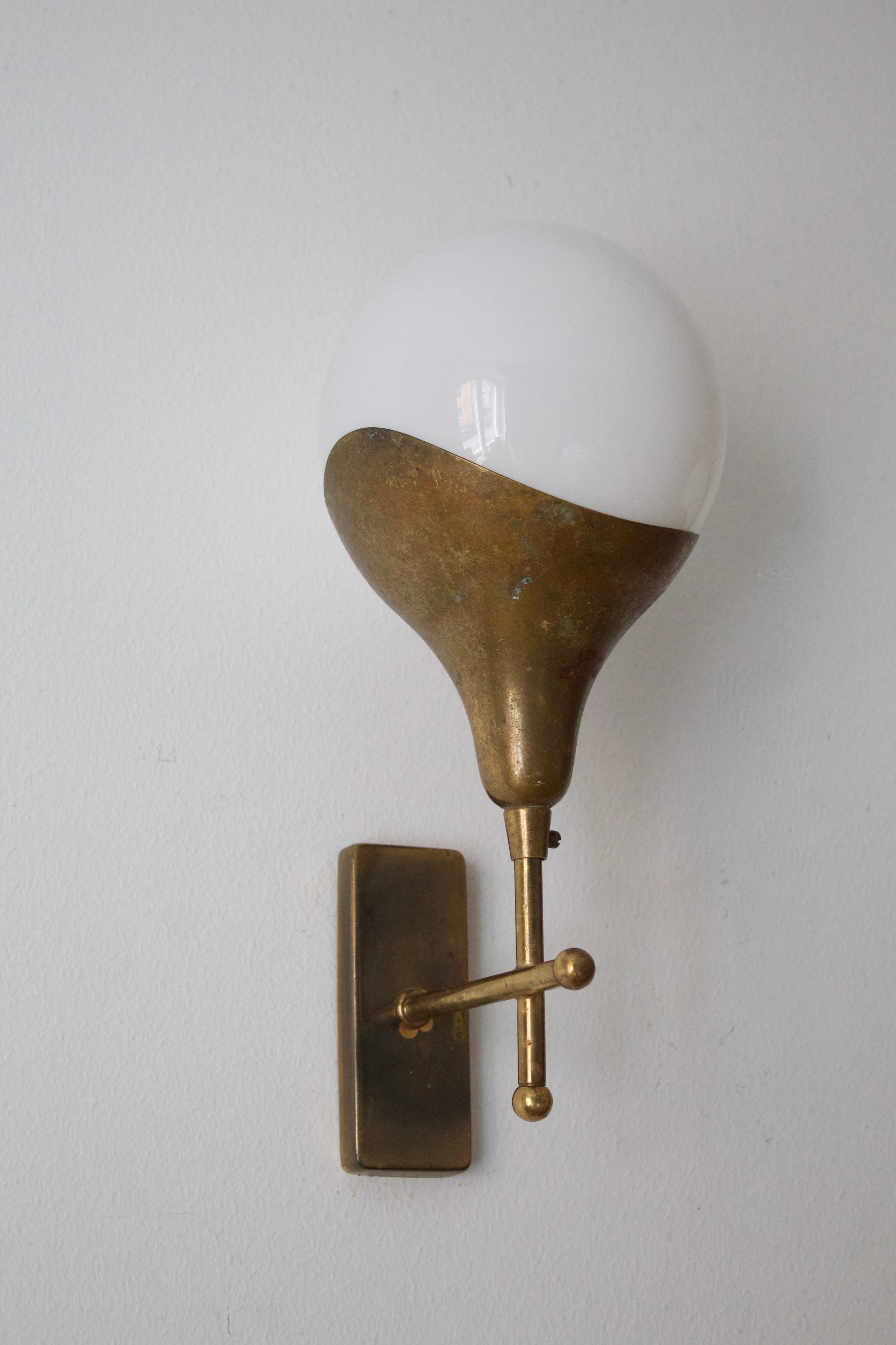 Mid-20th Century Stilnovo 'attribution' Modernist Wall Lights / Sconces, Glass Brass, Italy 1950s
