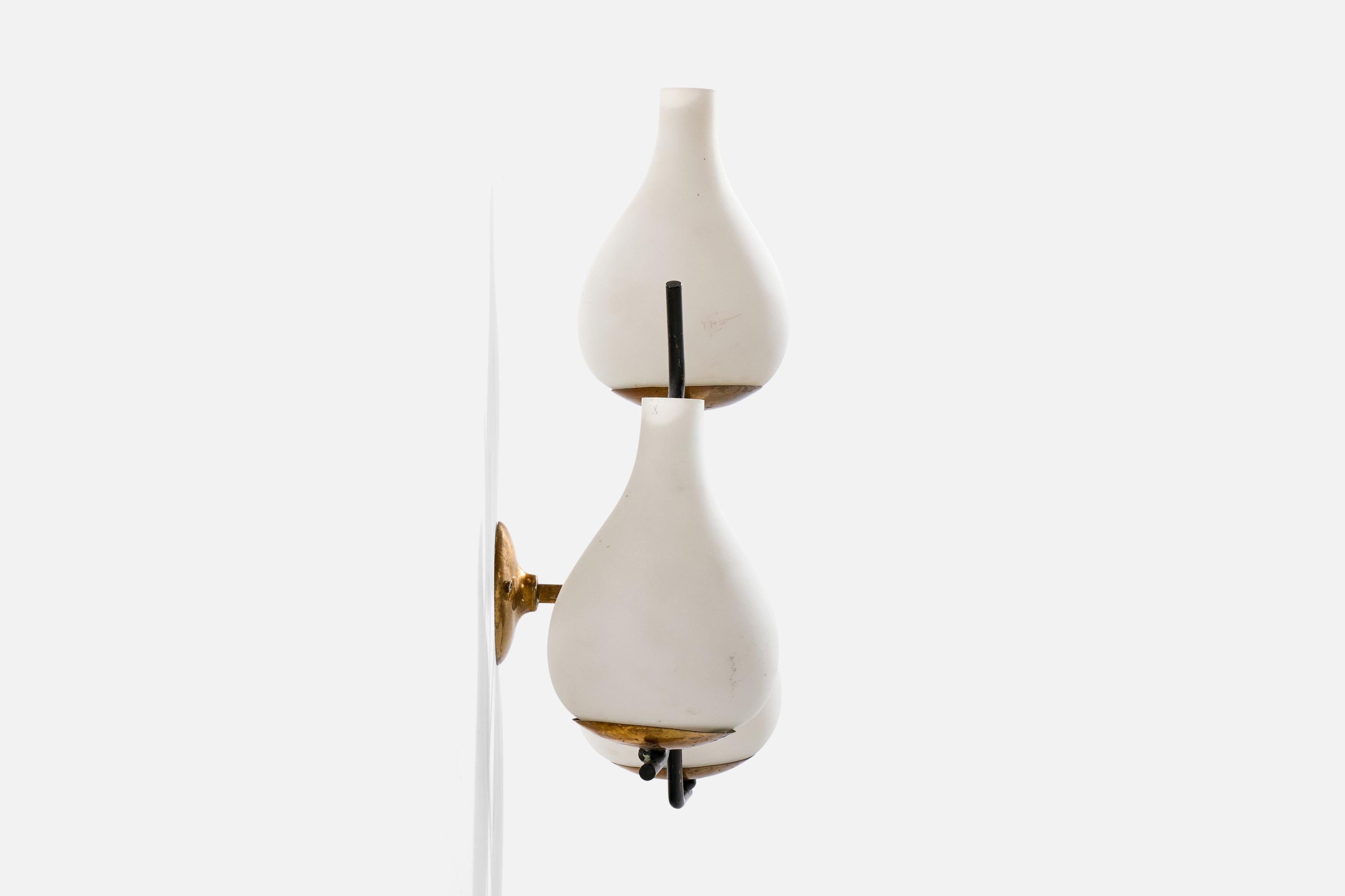 Stilnovo Attribution, Wall Lights, Brass, Metal, Italy, 1950s In Fair Condition For Sale In High Point, NC