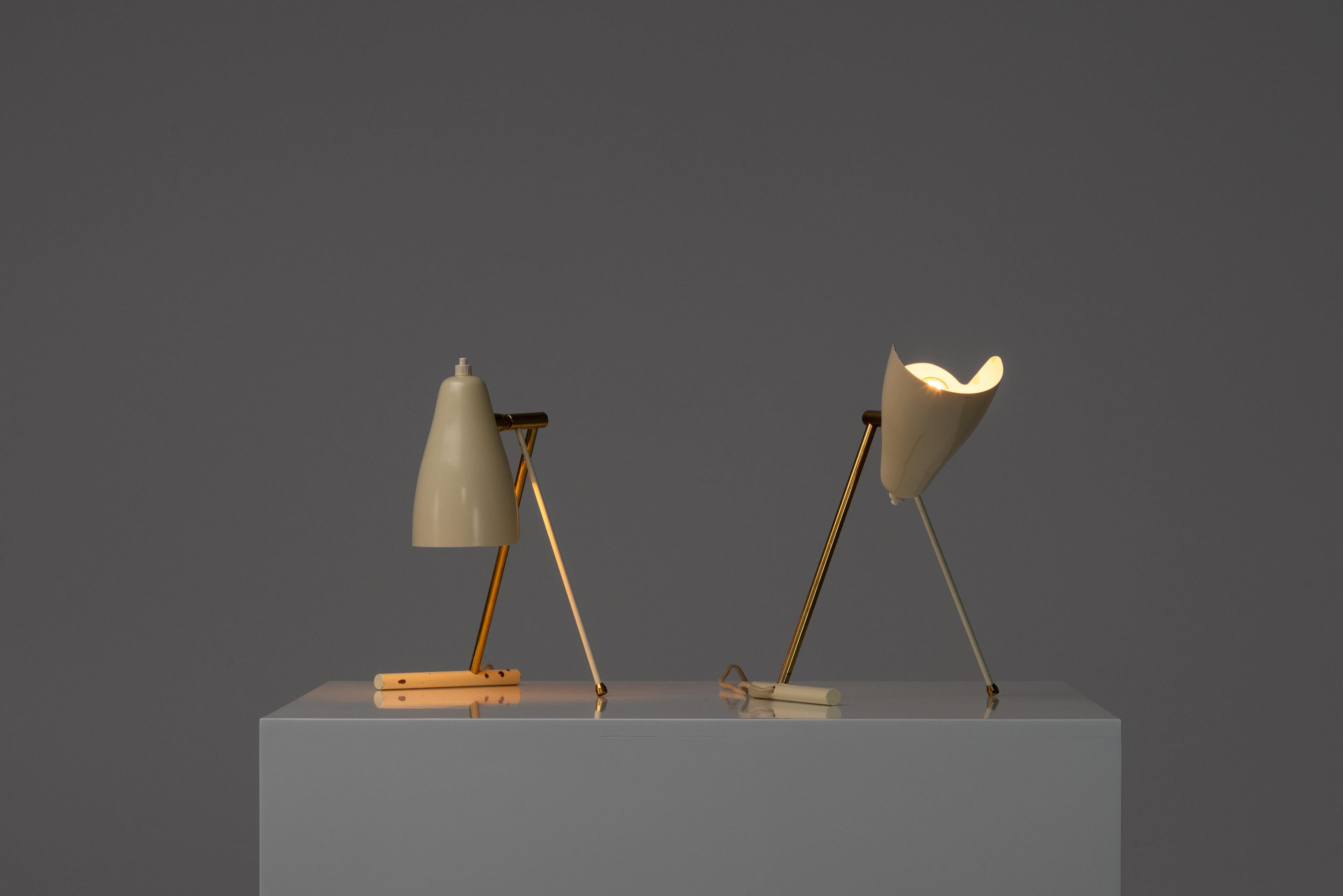 Stilnovo bed lamps made in Italy 1950 In Good Condition For Sale In Roosendaal, Noord Brabant