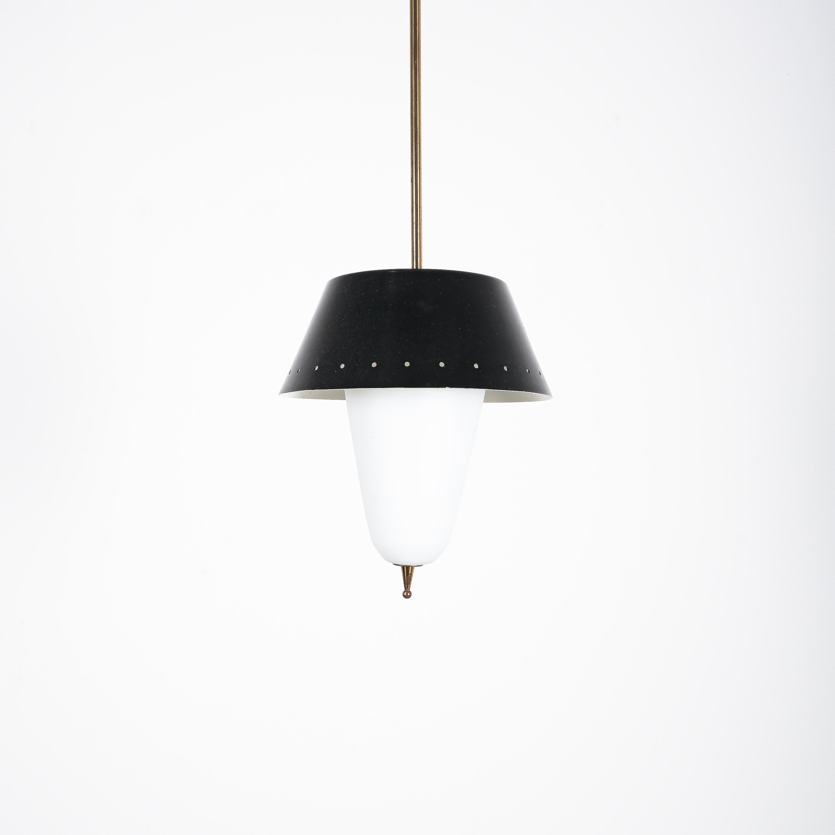 Stilnovo, lampe suspendue noire en verre opale, circa 1950 en vente 1