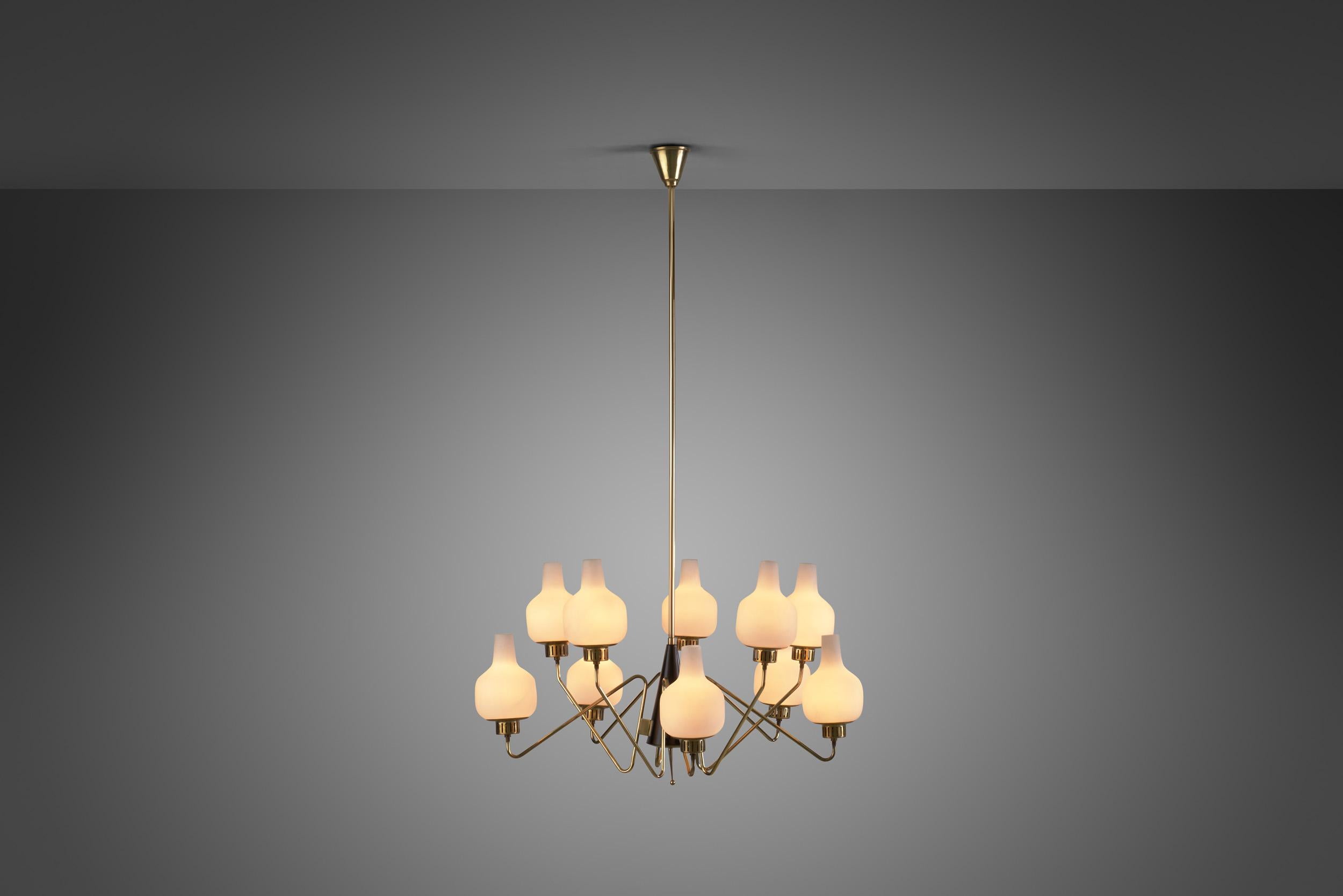 Mid-20th Century Stilnovo Brass and Glass Chandelier, Italy, 1950s For Sale
