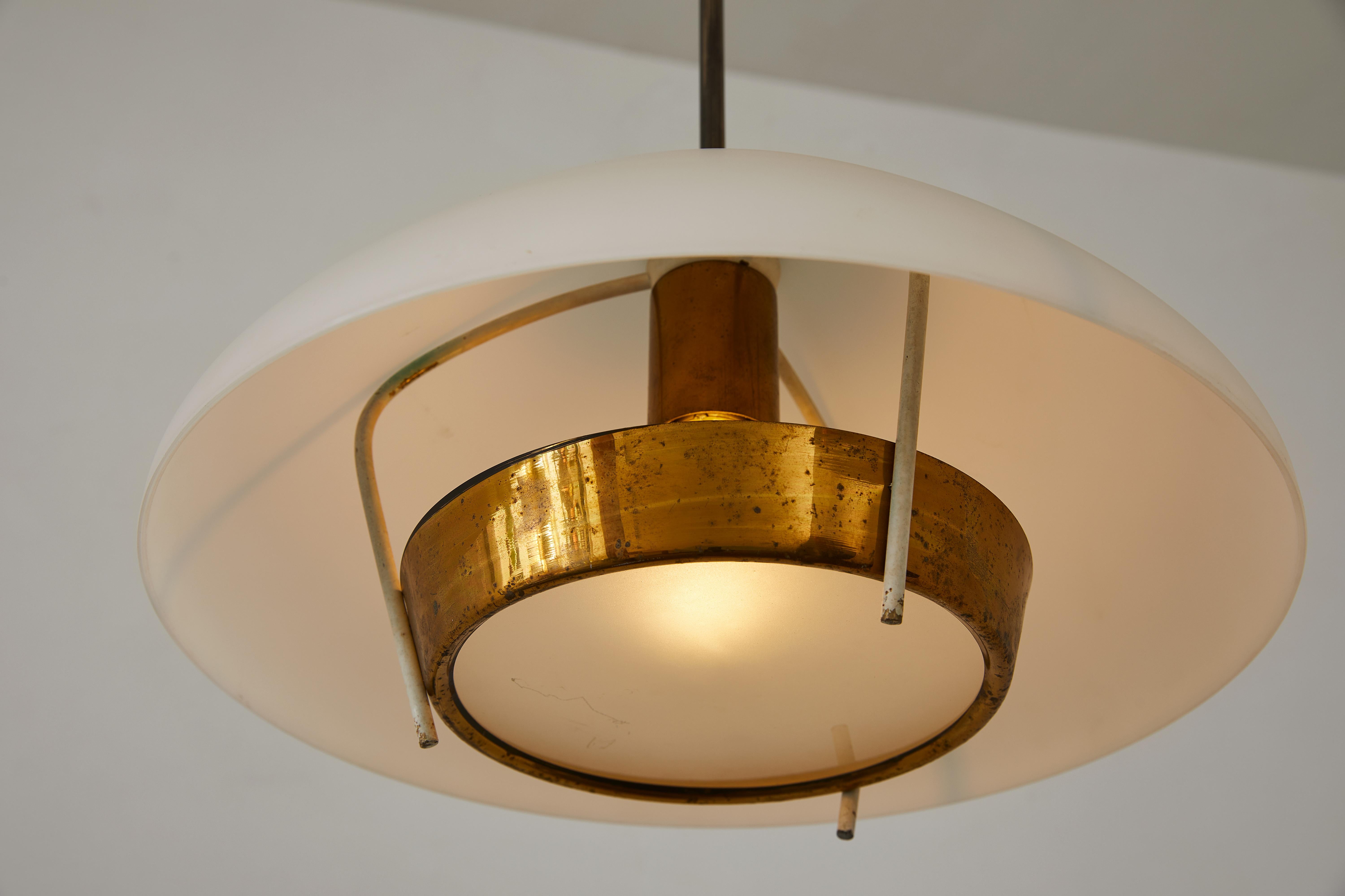 Stilnovo-Pendelleuchte aus Messing und Glas, ca. 1950er Jahre (Mattiert) im Angebot
