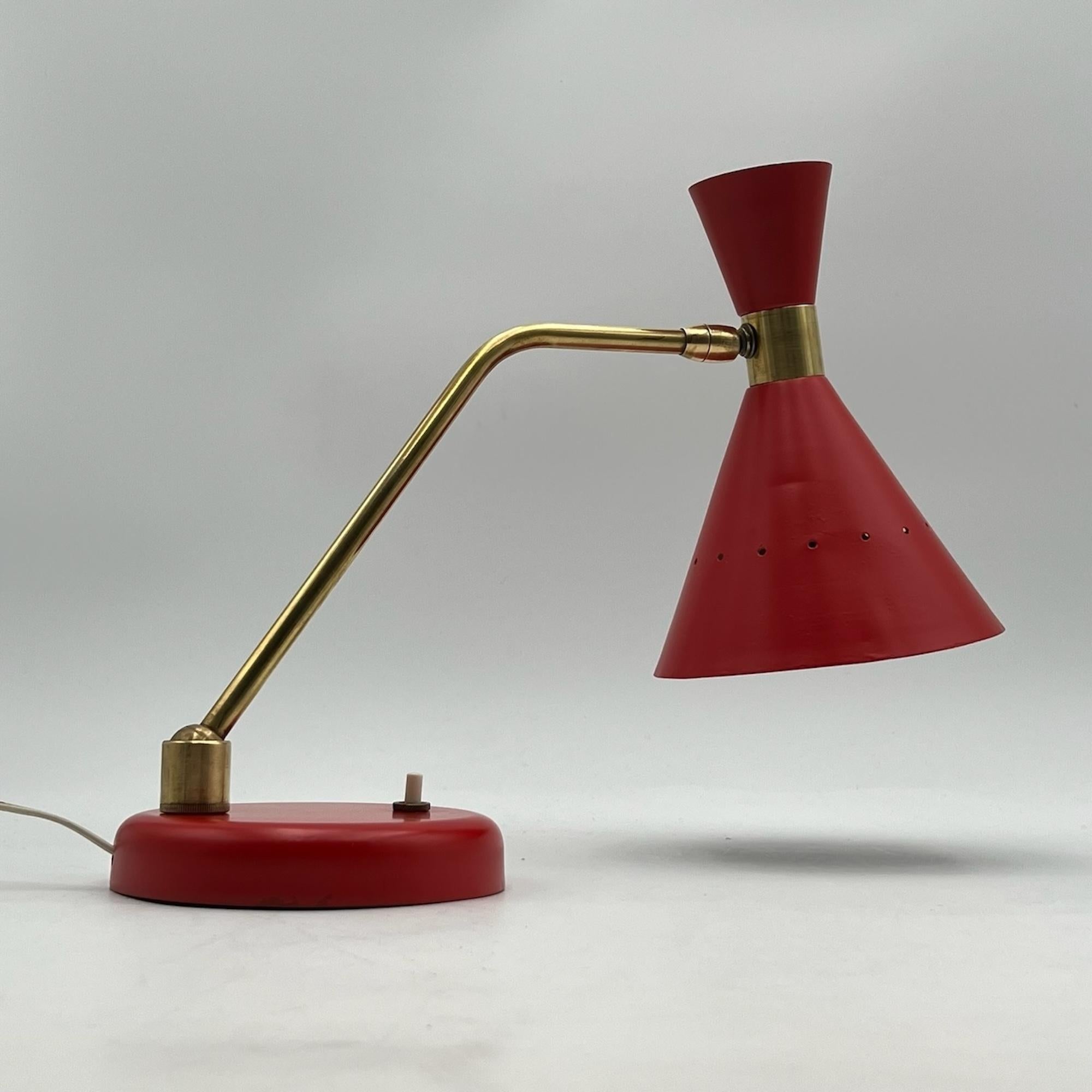 Stilnovo Brass and Lacquered Metal Red 'Megaphon' Lamp, 1960s For Sale 4