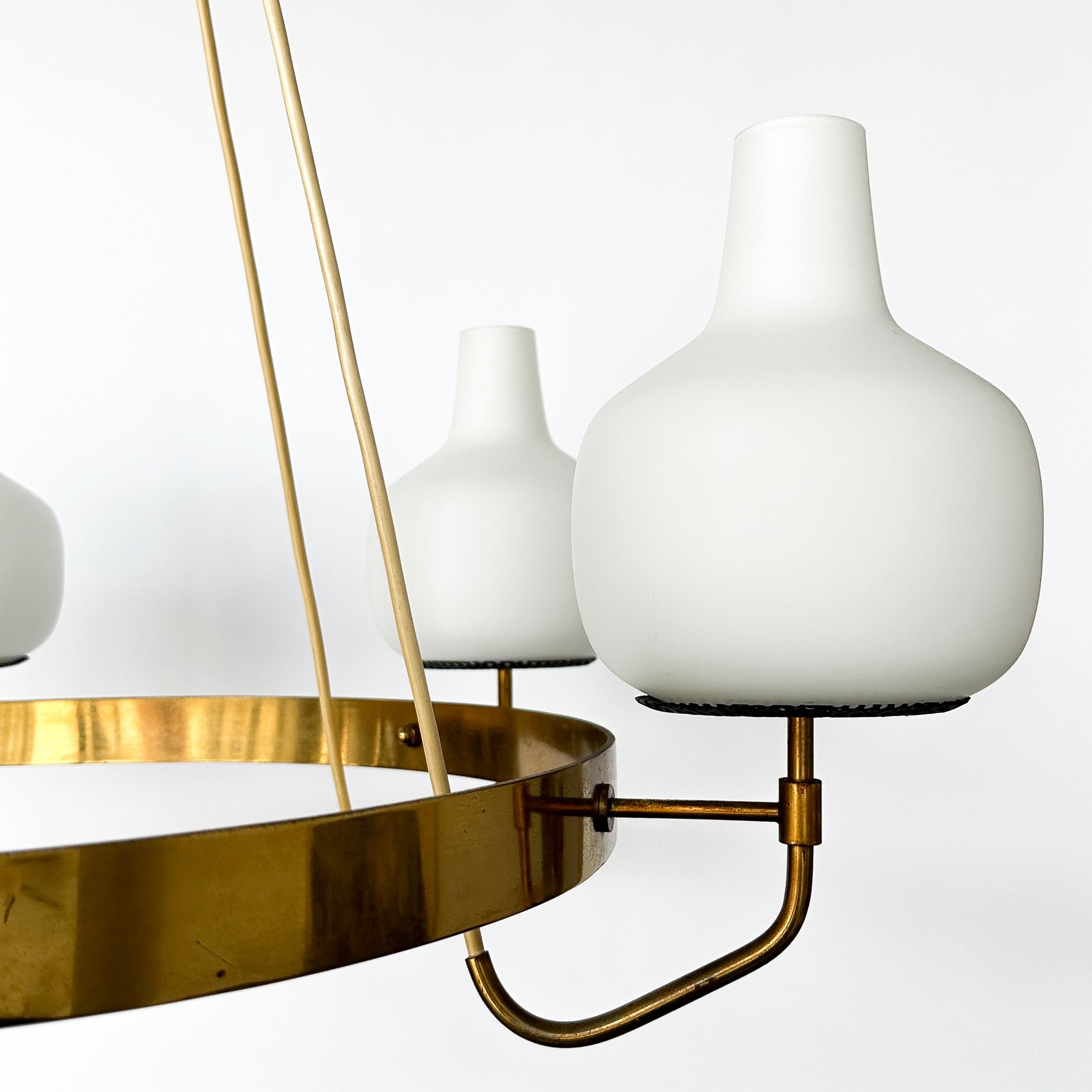 Stilnovo Brass and Opaline Glass Six Globe Chandelier For Sale 5