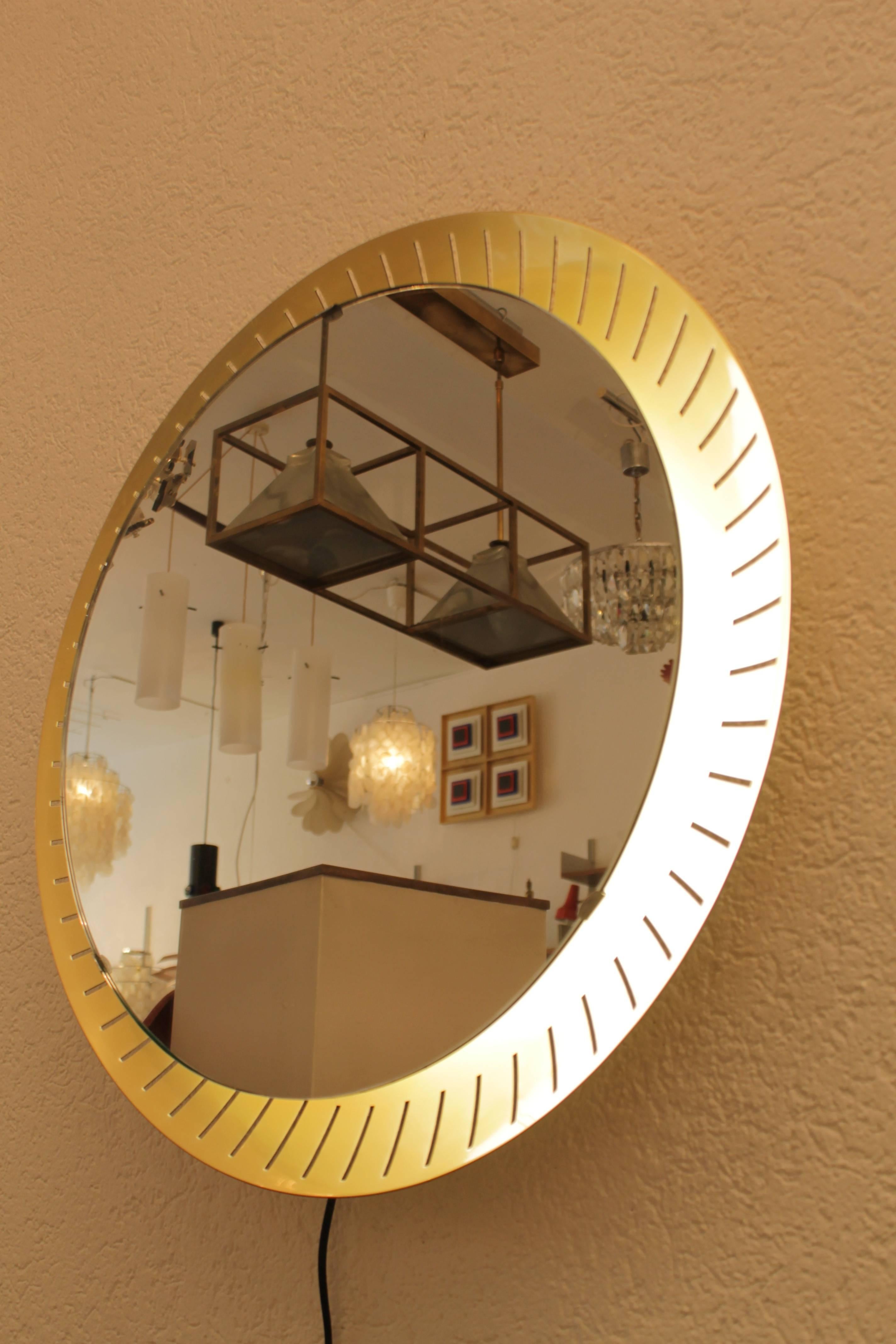 Stilnovo Brass Illuminated Mirror In Excellent Condition In Geneva, CH