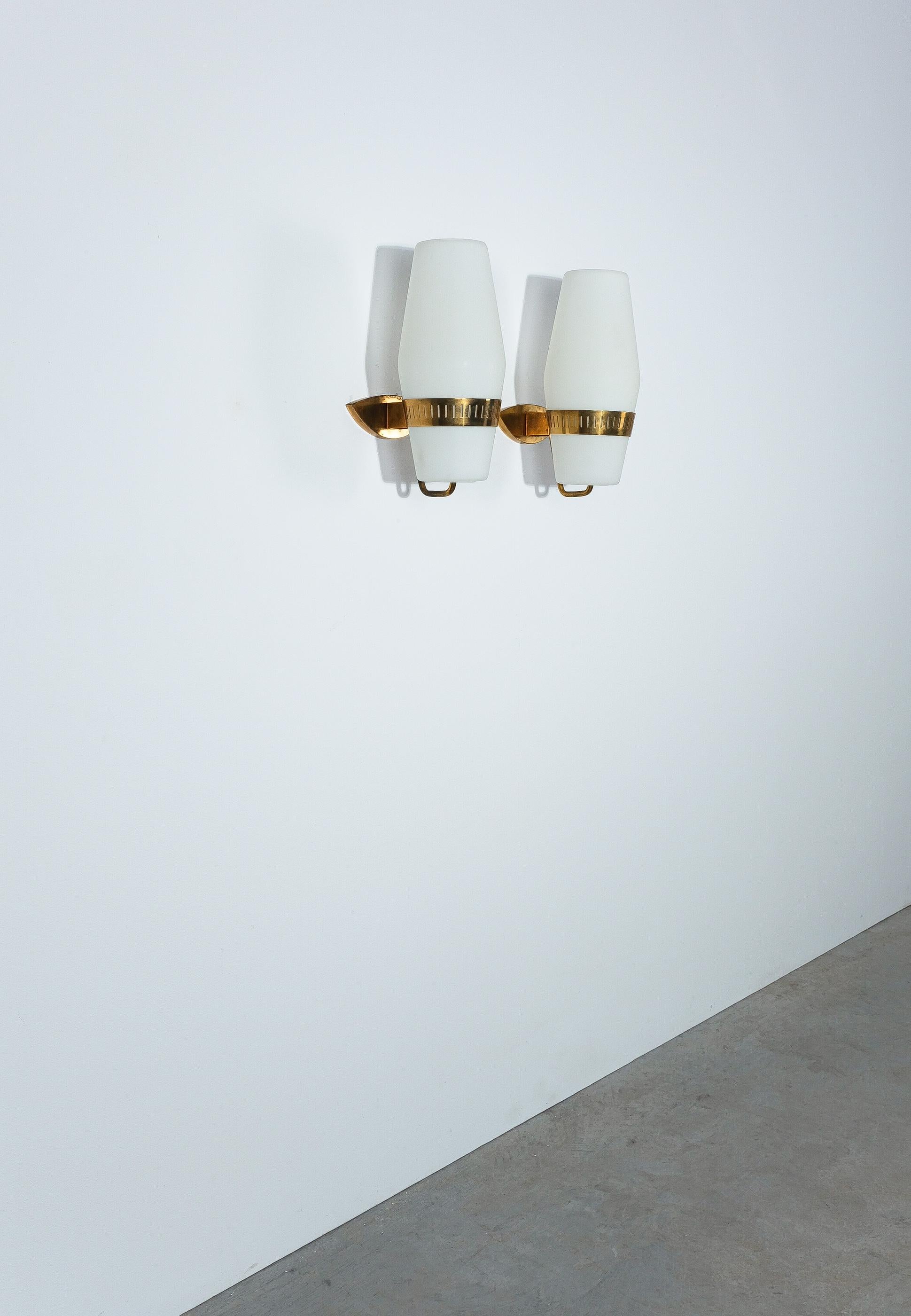 Italian Stilnovo Bruno Gatta Mod. 2078 Glass Brass Wall Lights Sconces (4), Mid Century