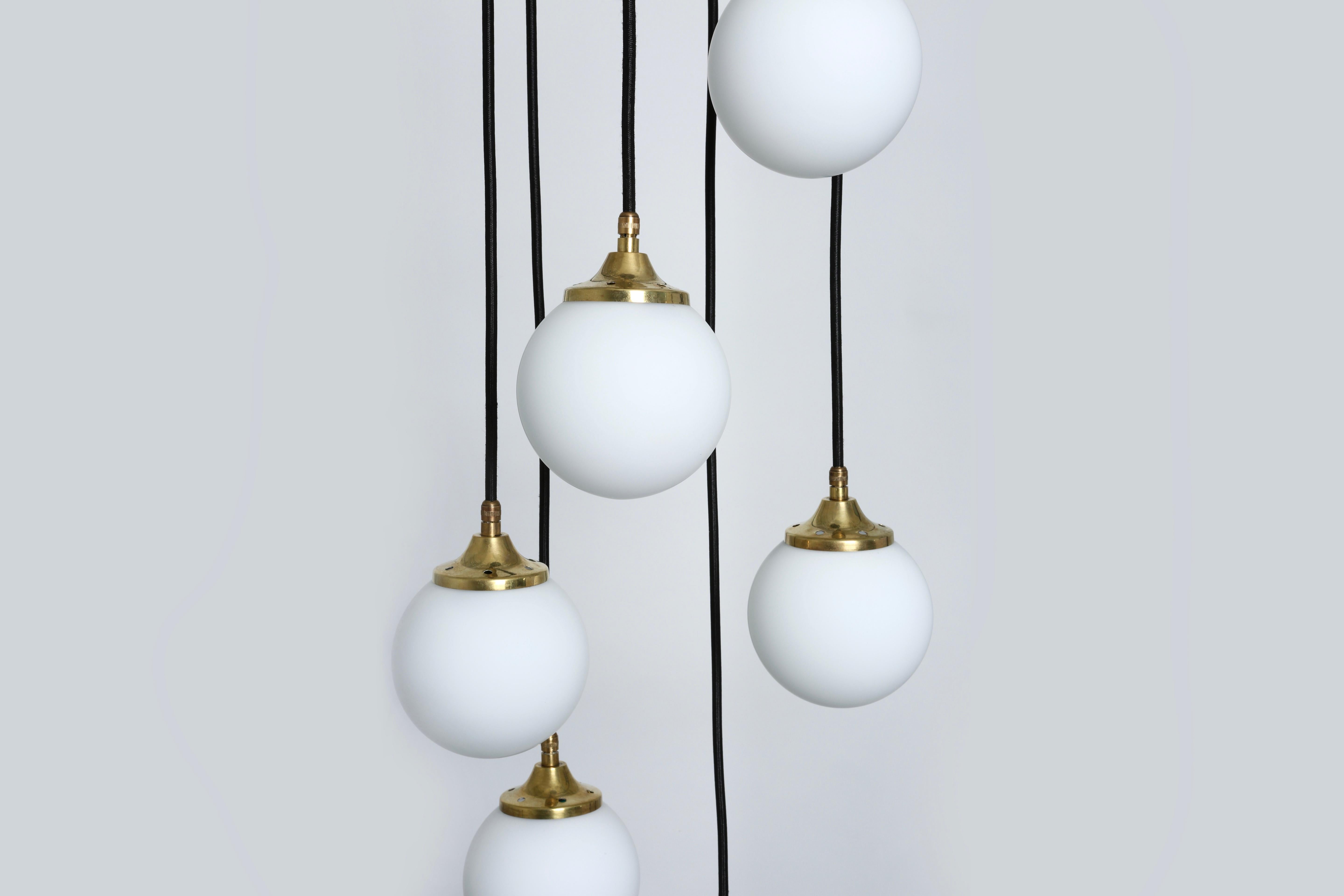 Lustre en cascade Stilnovo, Italie vers 1950 Bon état - En vente à Brooklyn, NY