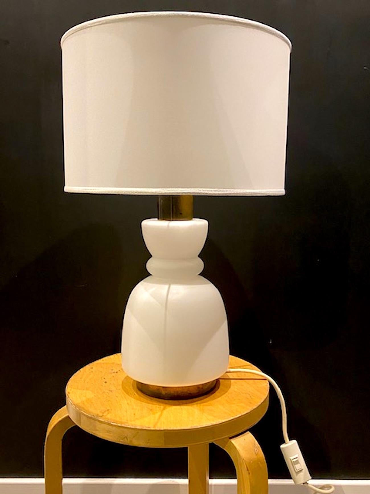 Mid-Century Modern Stilnovo Cased Glass and Brass Table Lamp For Sale